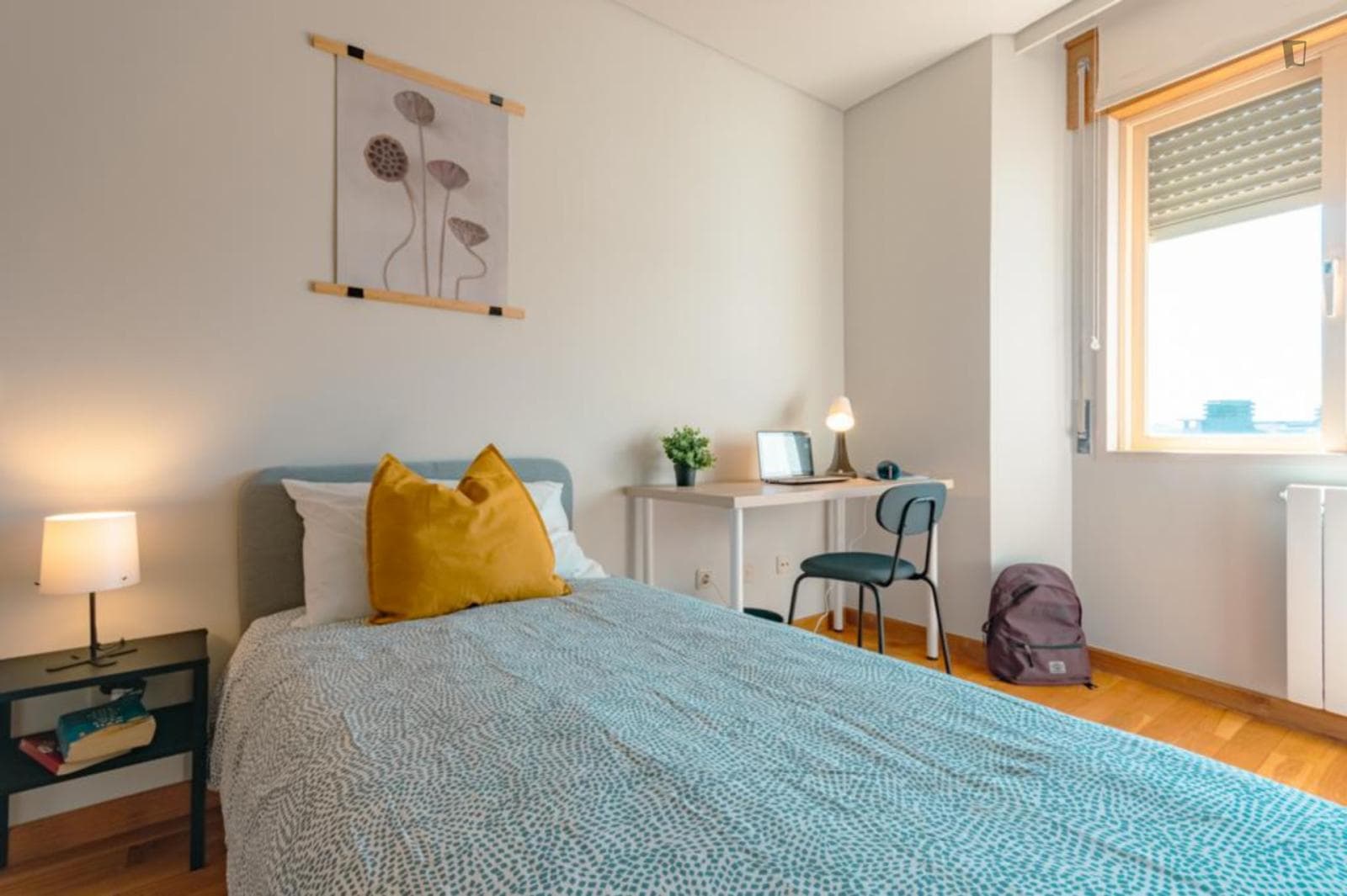 Fantastic bedroom in a 6-bedroom photo 1