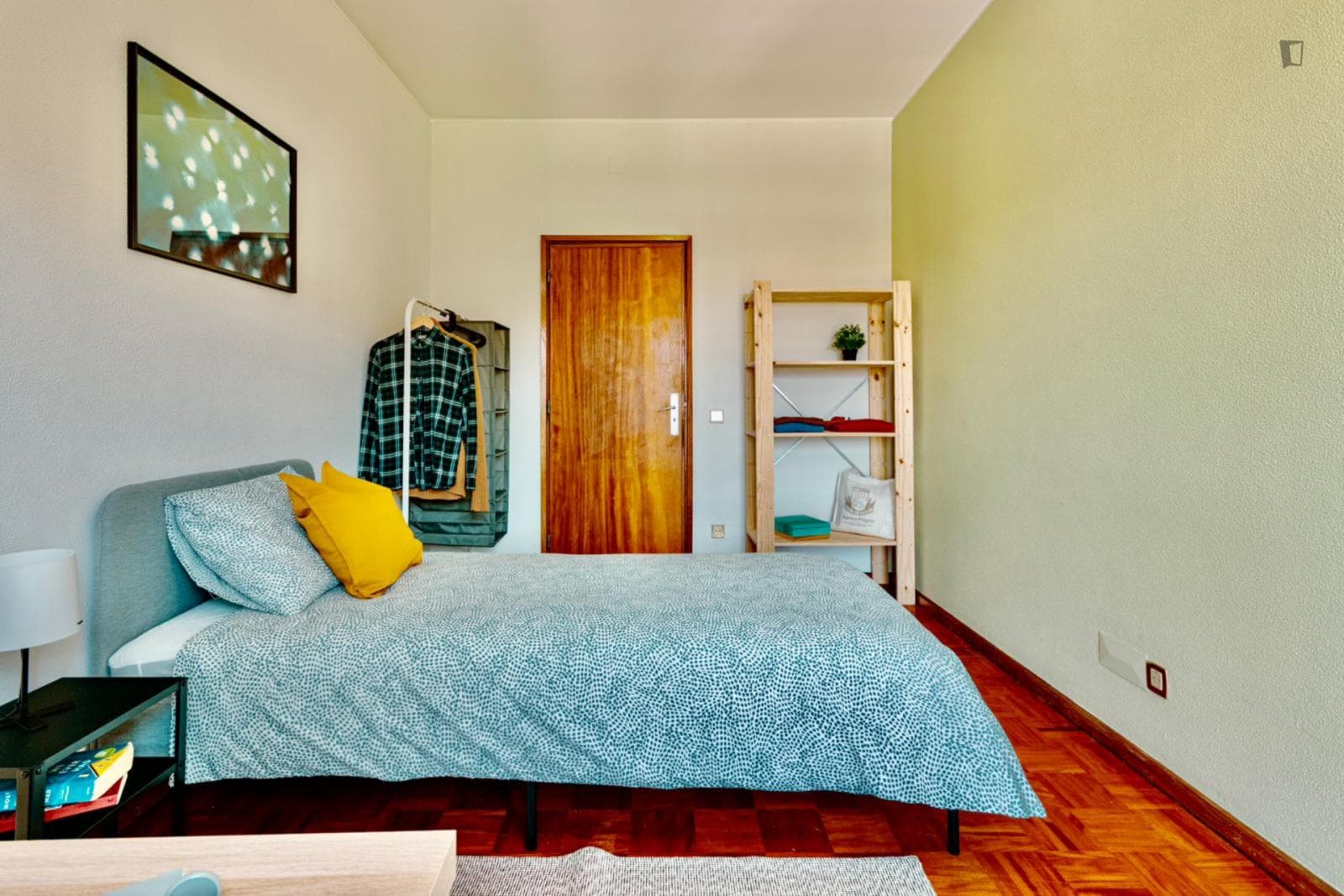 Nat and cosy single bedroom near Instituto Superior de Engenharia photo 1