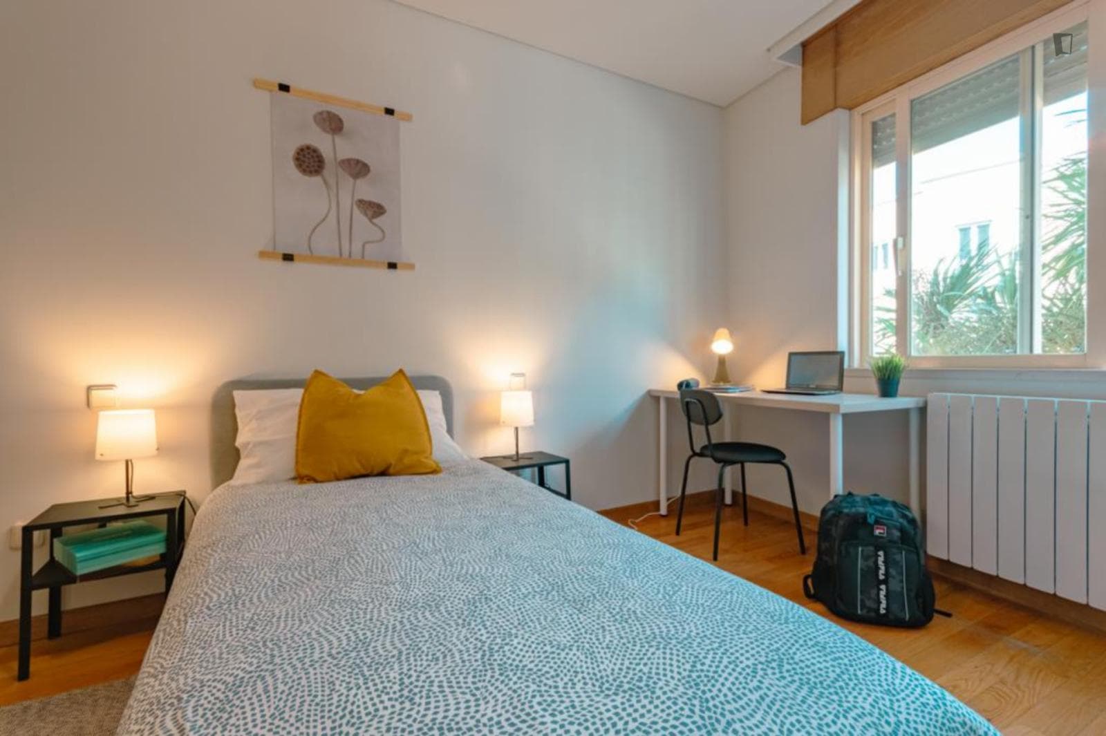 Great bedroom in a 6-bedroom photo 1