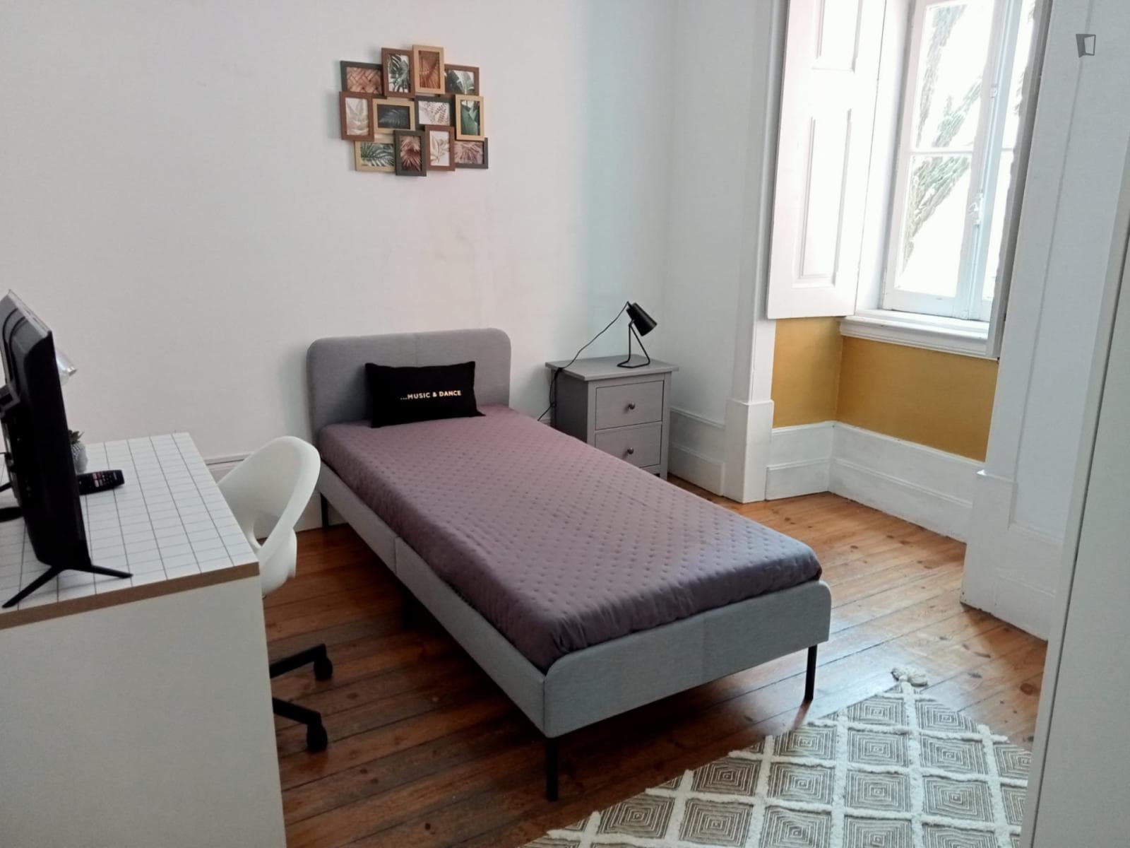 Tasteful single bedroom near Universidade de Coimbra photo 1