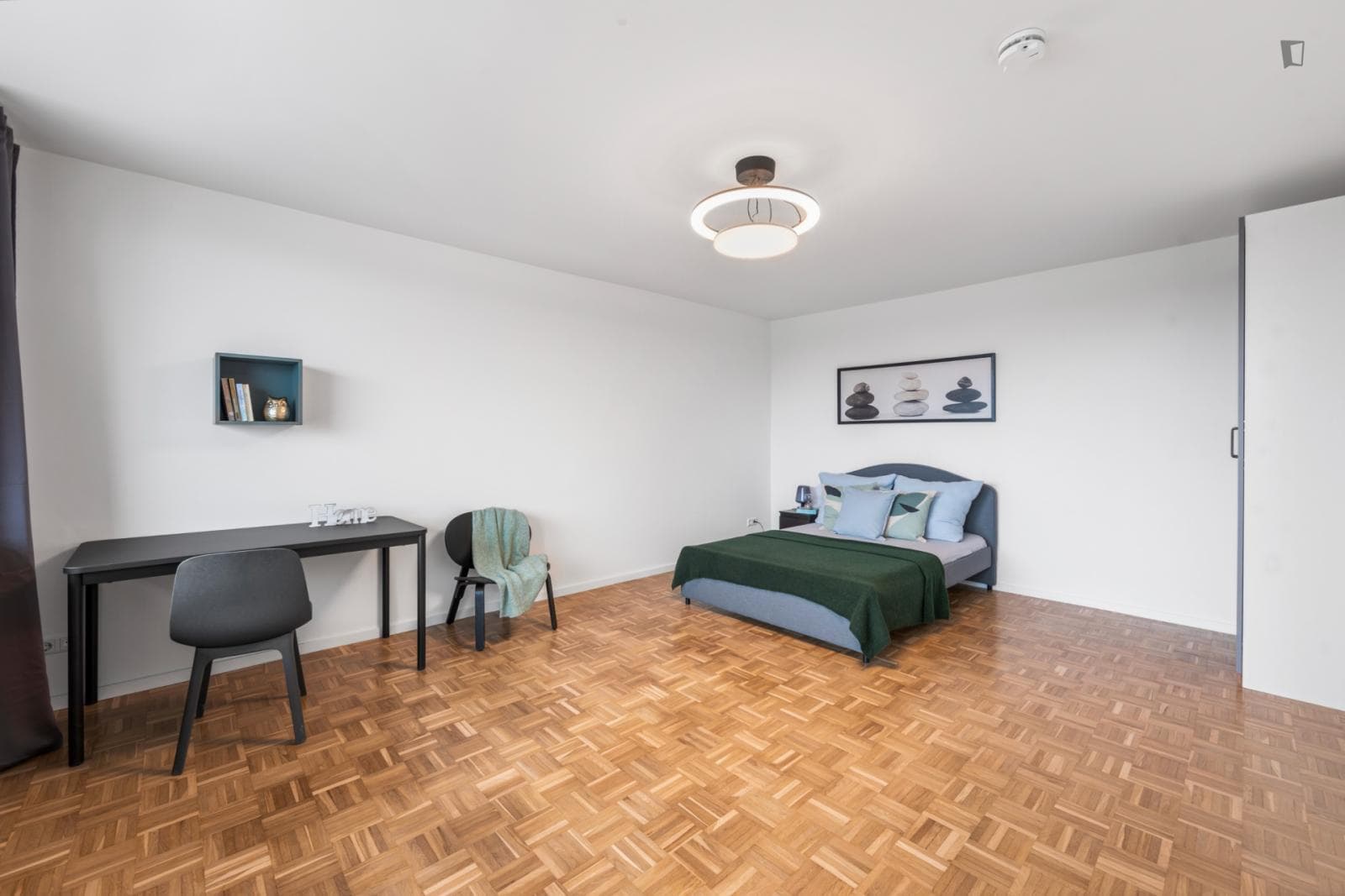 Large double bedroom with balcony near Wilmersdorf Stadium photo 1