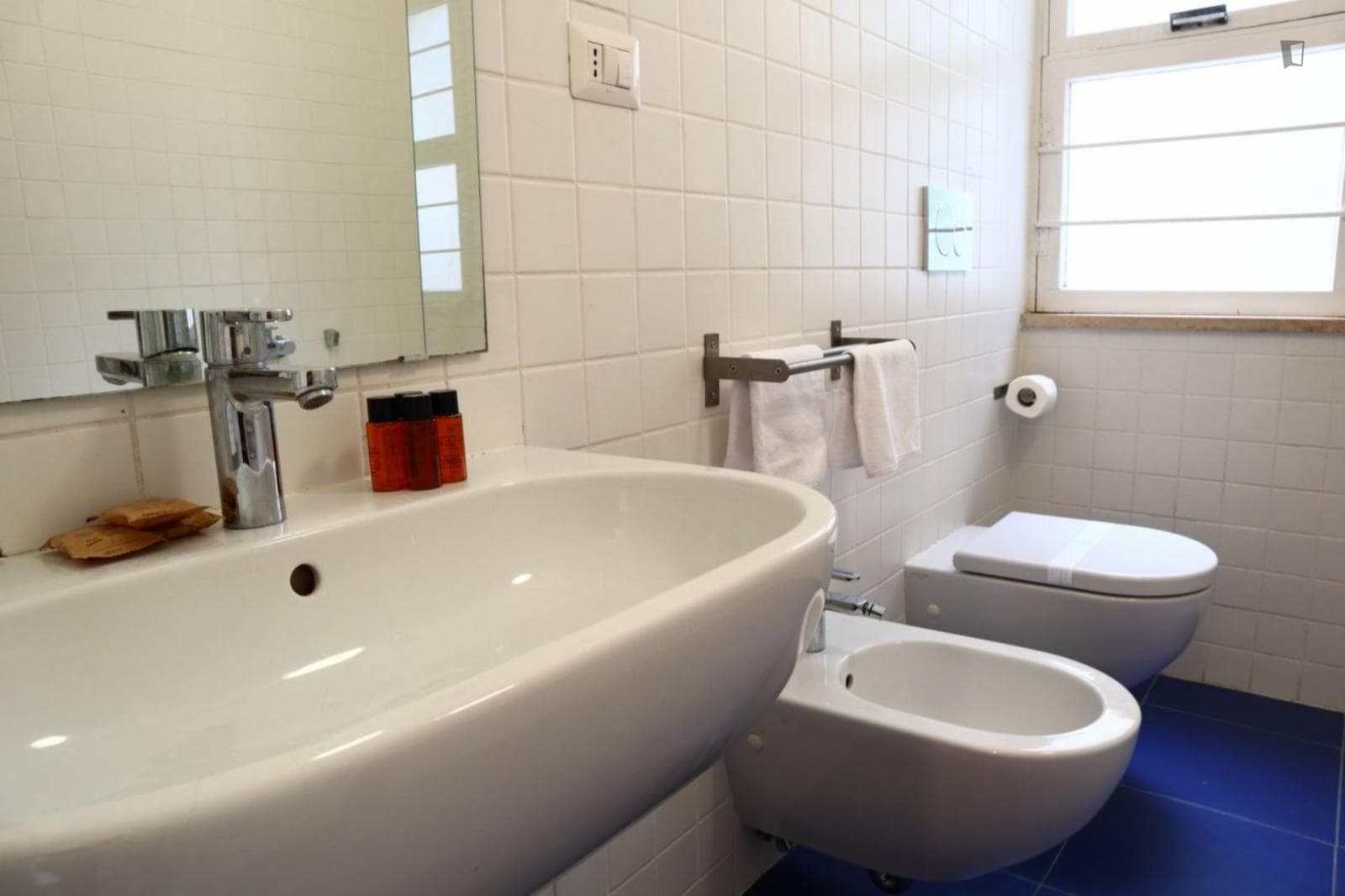 Spacious 2-bedroom apartment near the Ostiense train station photo 1