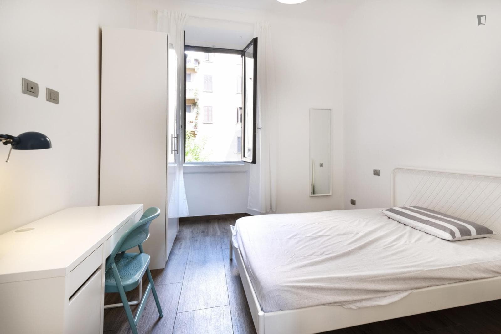 Welcoming double bedroom near Politecnico photo 1
