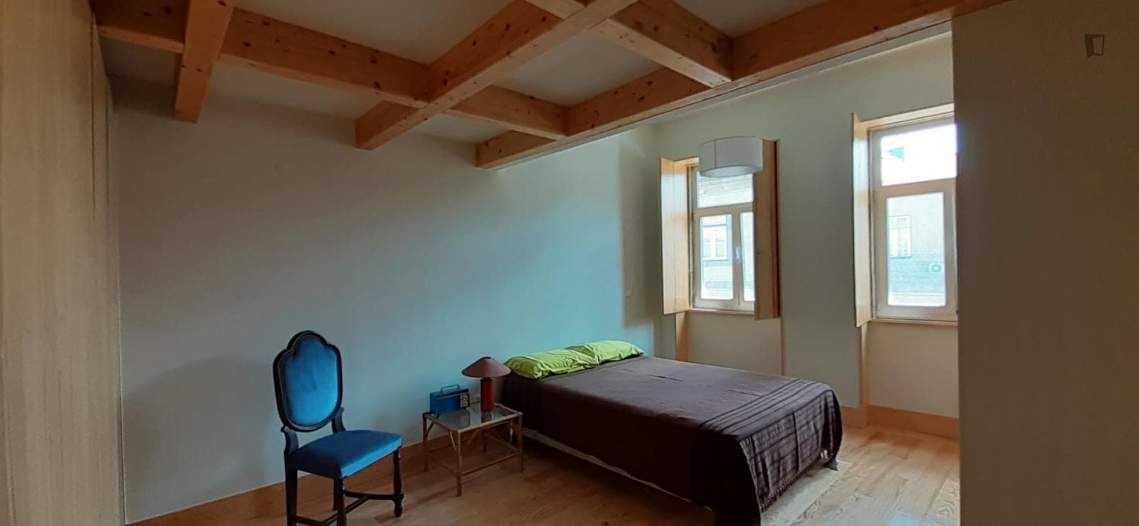 Spacious Double Bedroom close to João de Deus Metro photo 1