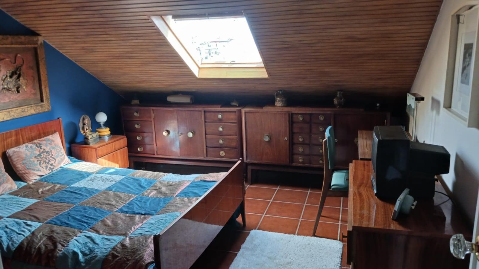 Amazing double bedroom in central Almada photo 1