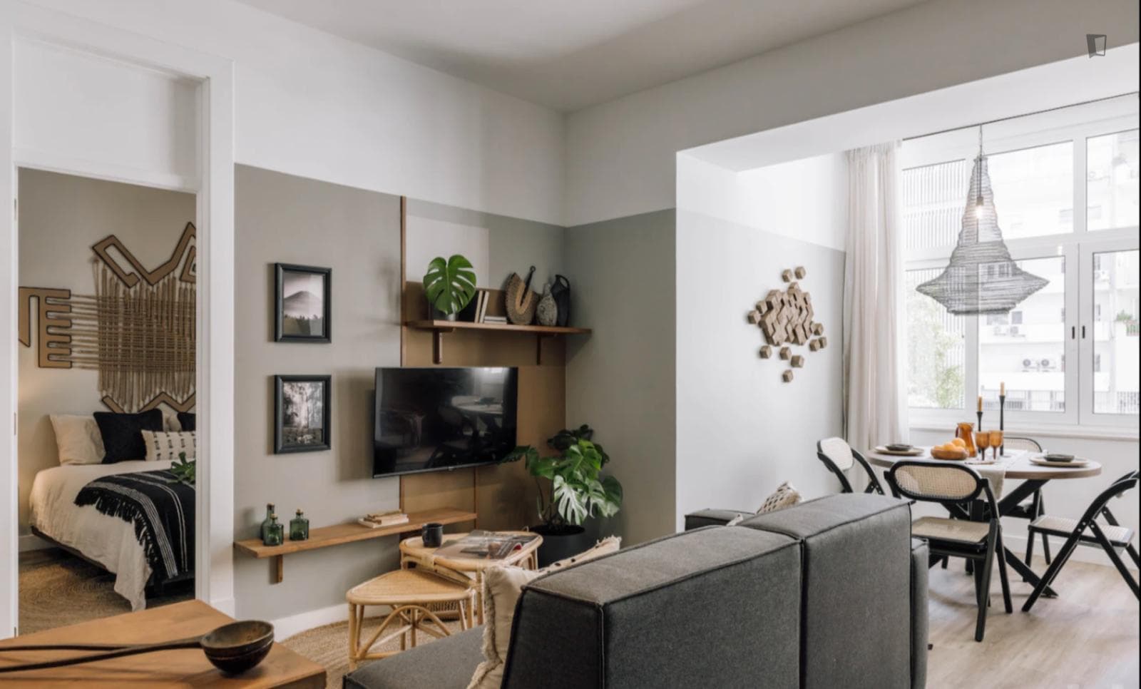 Charismatic 1-bedroom apartment close to Entrecampos train station photo 1