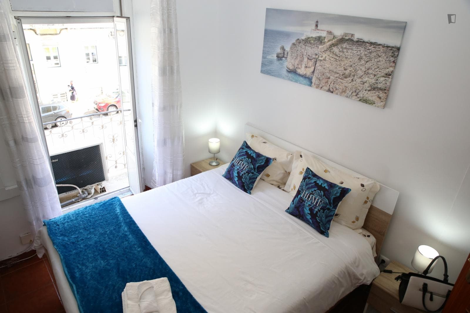 Comfy double bedroom near the Arroios metro photo 1