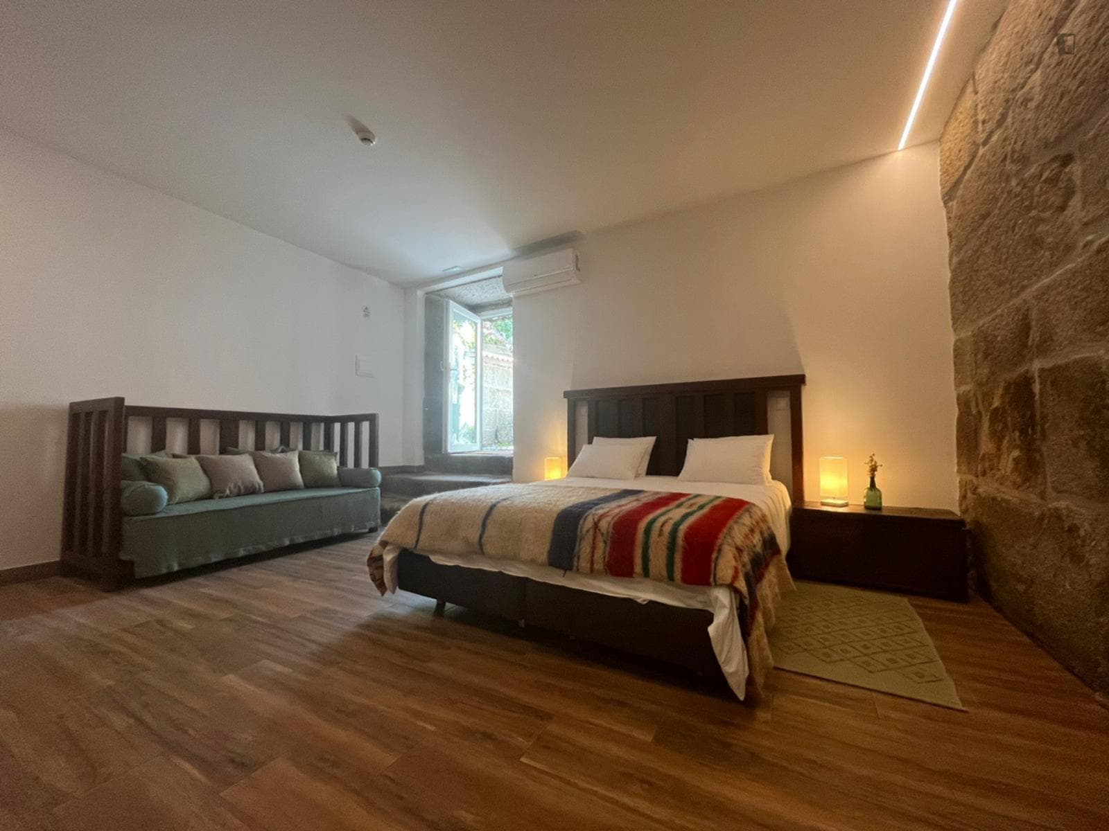 Spacious Double Bedroom ensuite close to Barragem de Vascoveiro photo 1