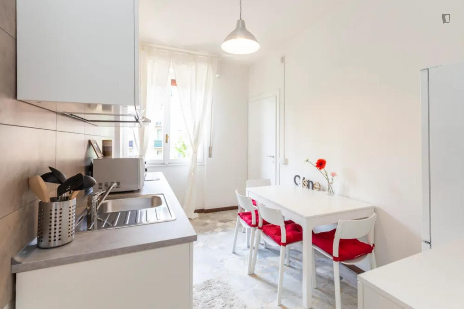 Welcoming double bedroom close to Gelsomini metro station photo 1