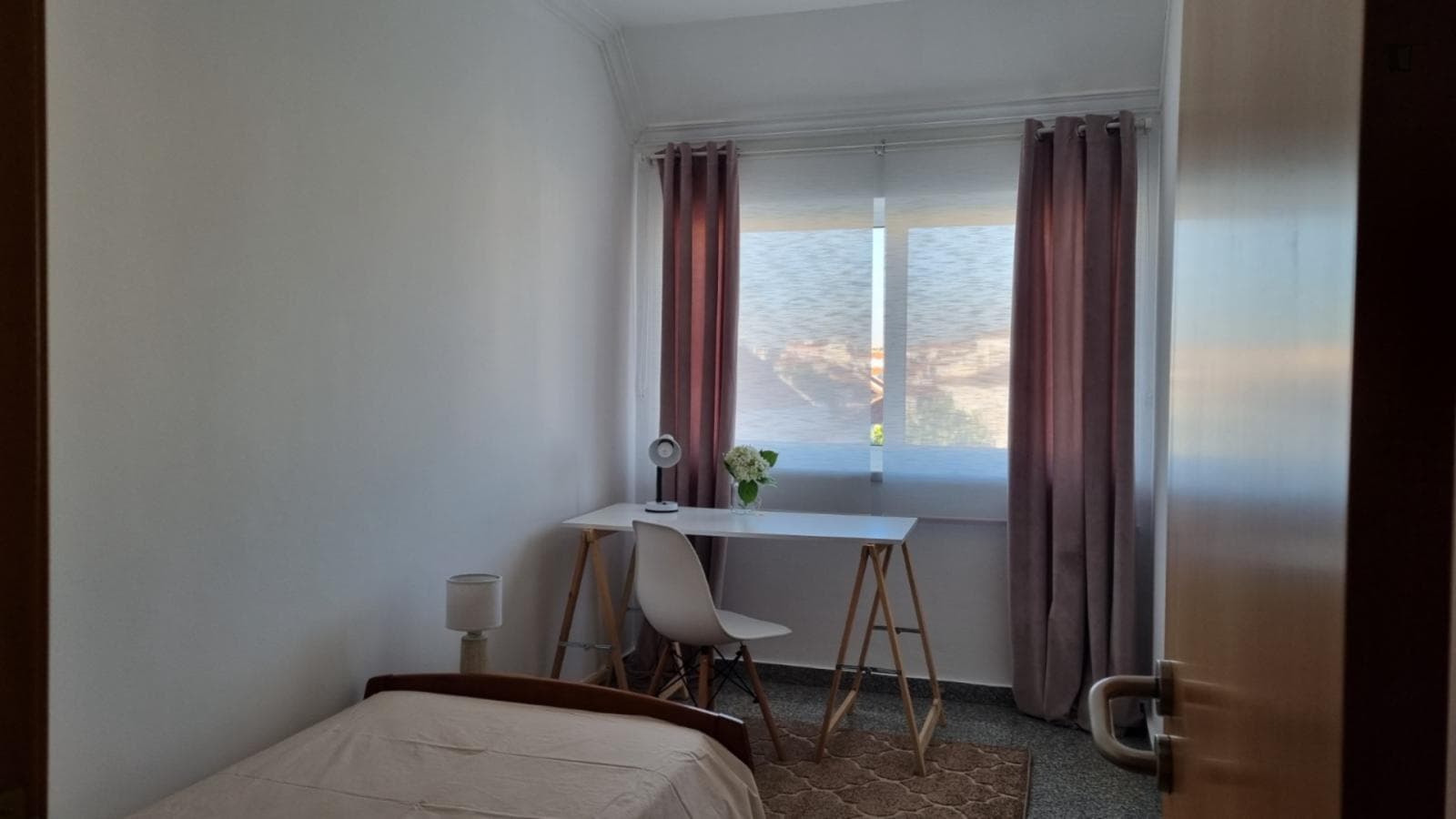 Cozy single bedroom next to Montijo Bus Station - TST Terminal photo 1