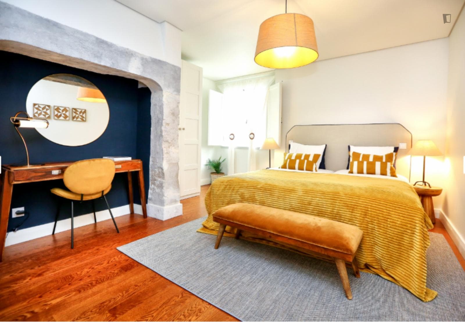Luxury 2 Bedroom apartment close to Lisbon Cathedral photo 1