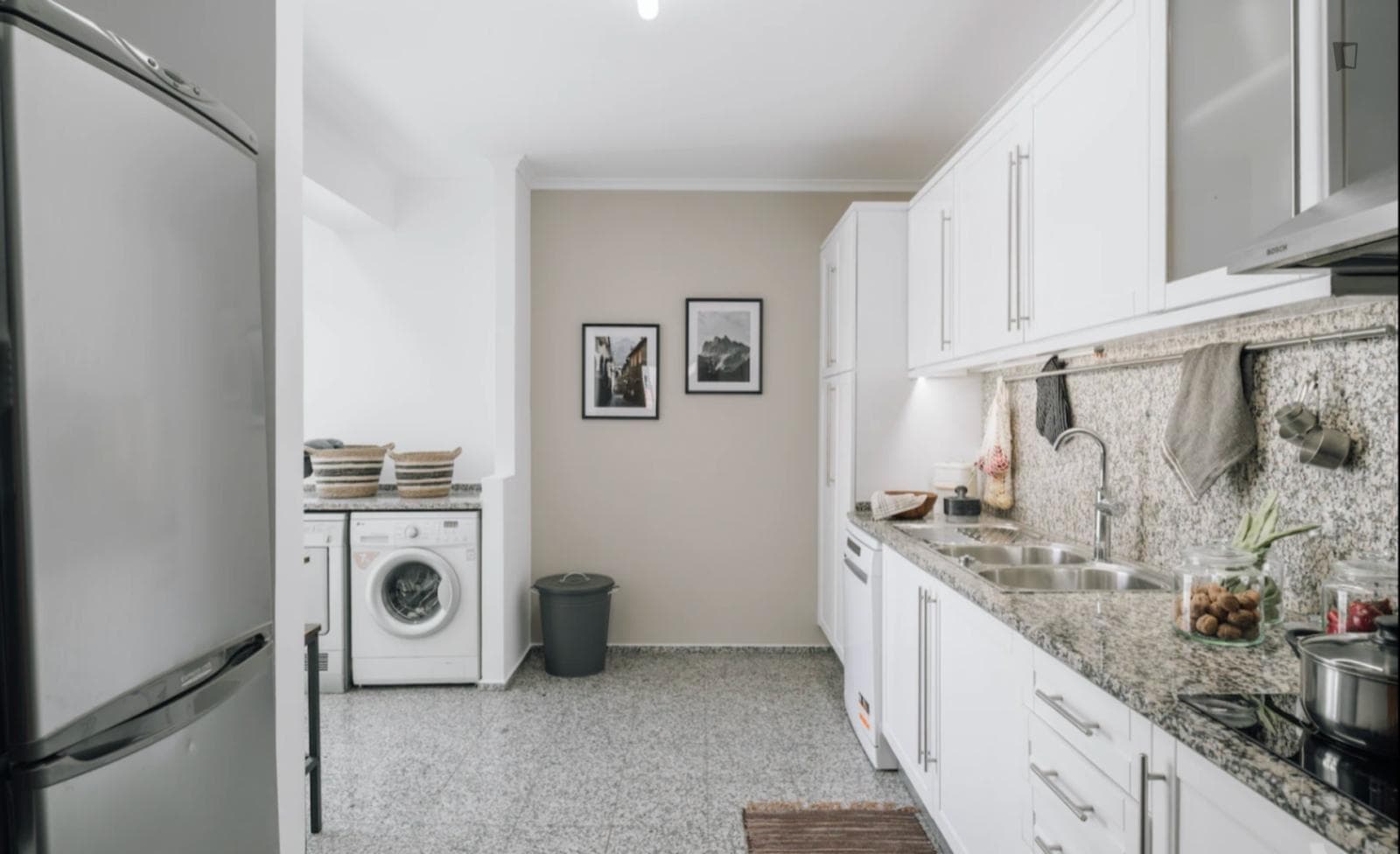 Inviting 2-bedroom apartment close to Arroios metro station photo 1