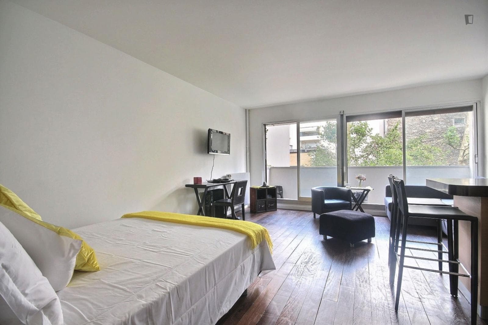 Bright studio with balcony in the Trocadero - Champs Elysees district photo 1