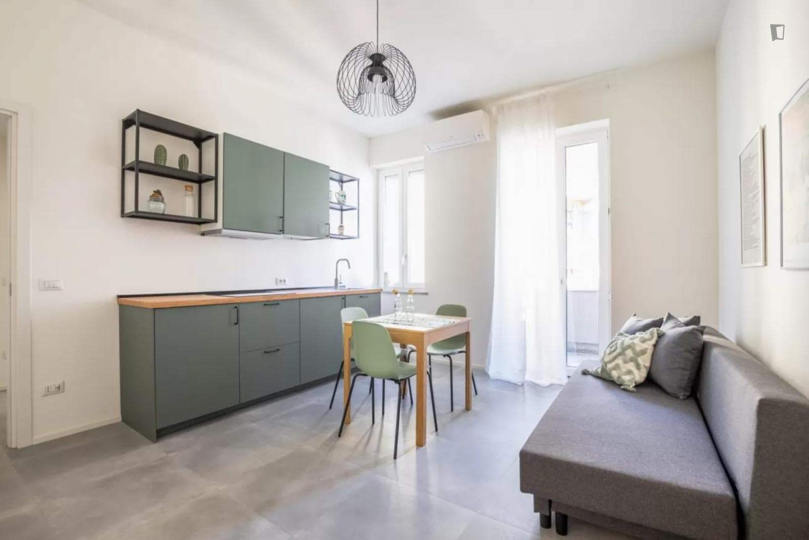 Charming apartment close to City Life photo 1
