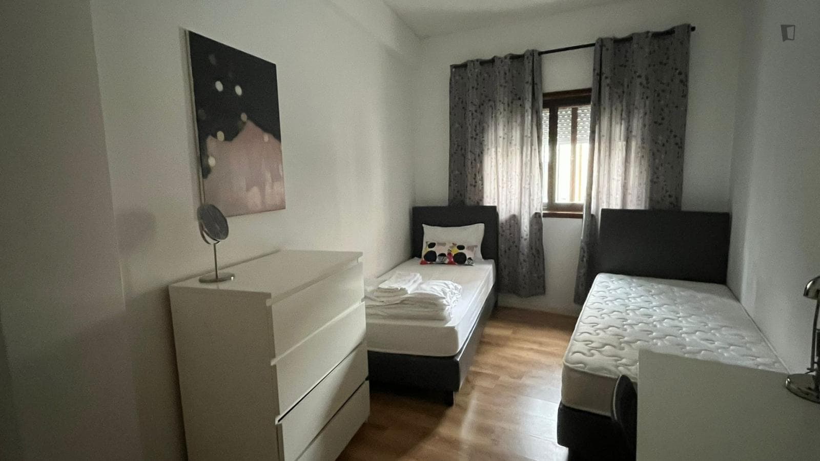 Very nice single bedroom next to Casa da Música metro station photo 1