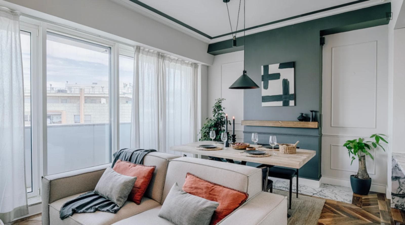 2-bedroom apartment in the bustling district of Arroios photo 1