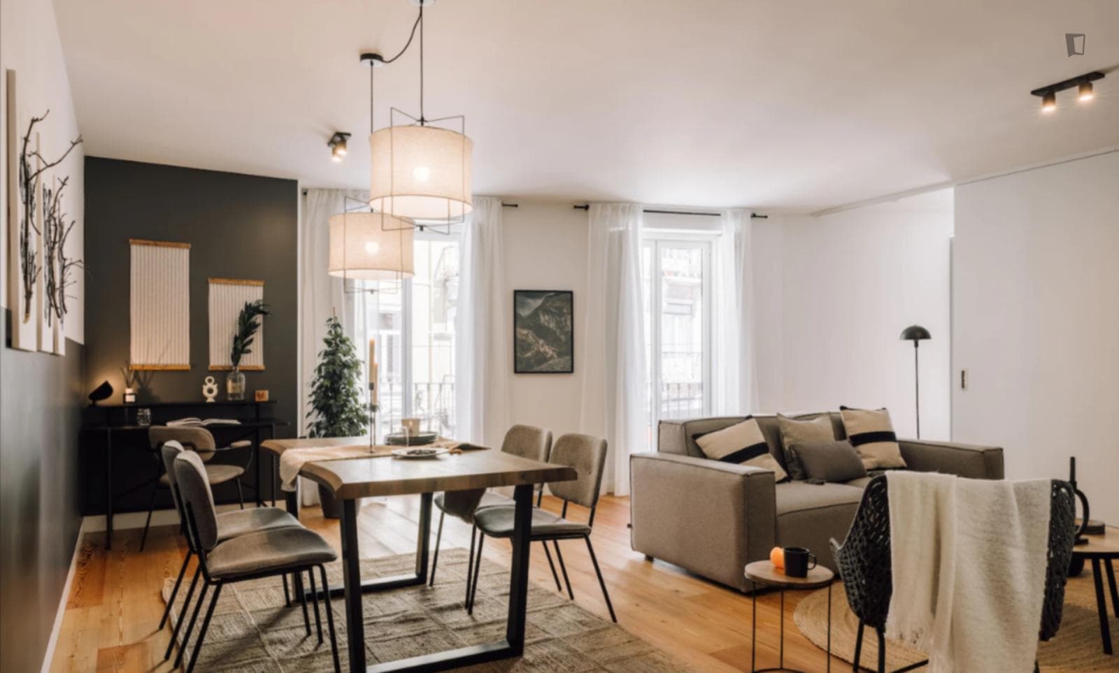 Stylish 2-bedroom apartment in the heart of Graça photo 1