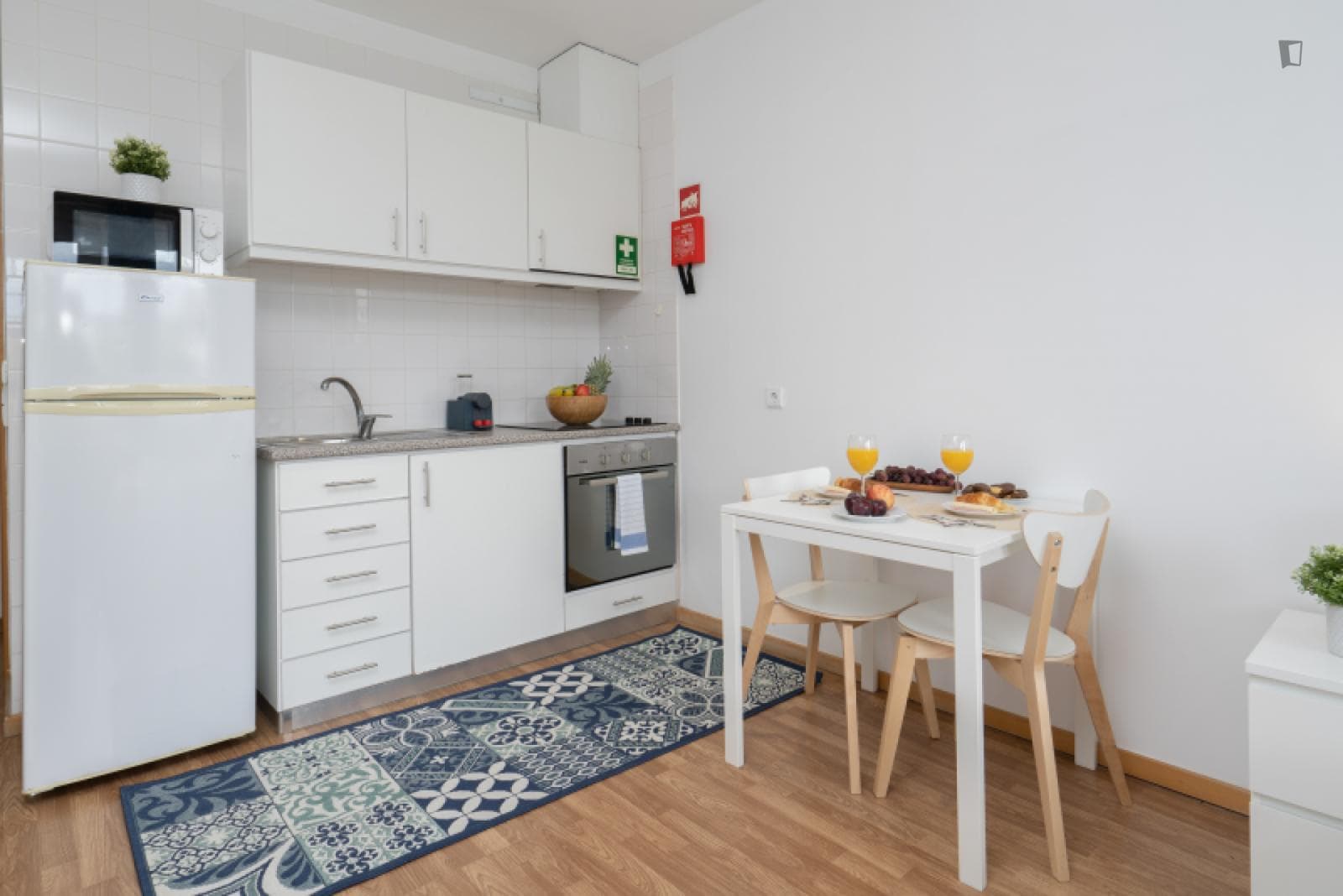 Contemporary studio a stone's throw from Jardim Marques de Oliveira photo 1