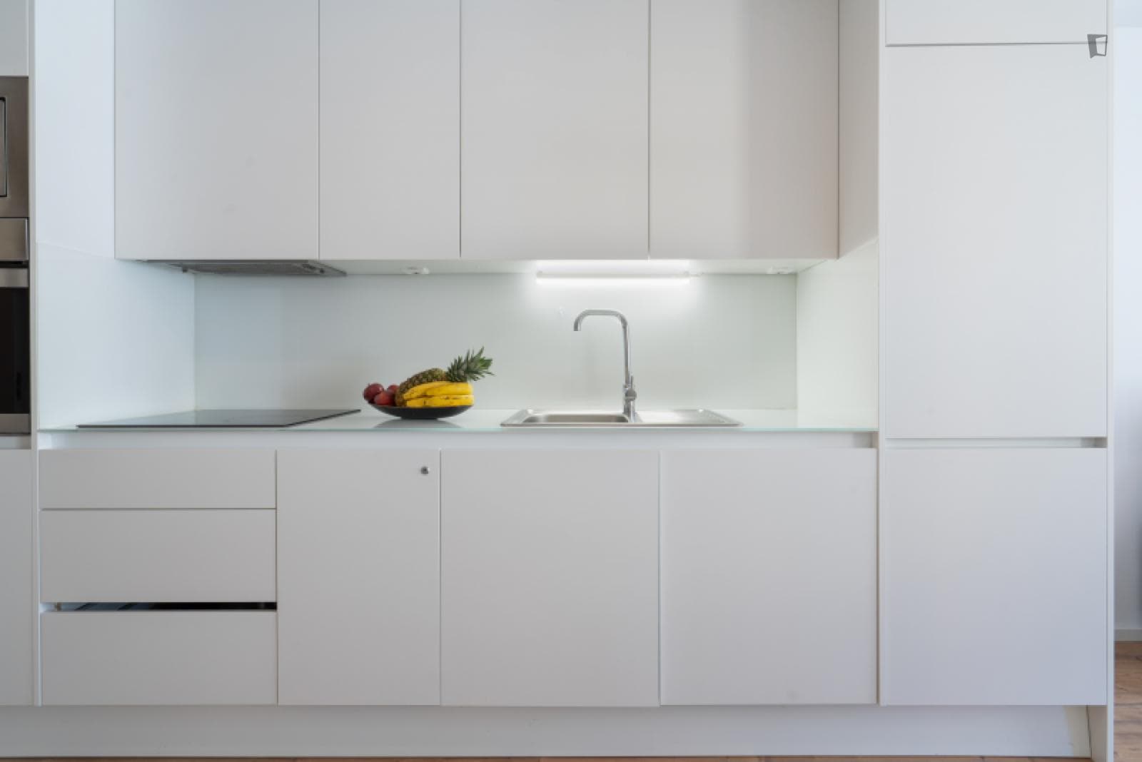 Charming and welcoming 1-bedroom apartment near Aliados metro station photo 1