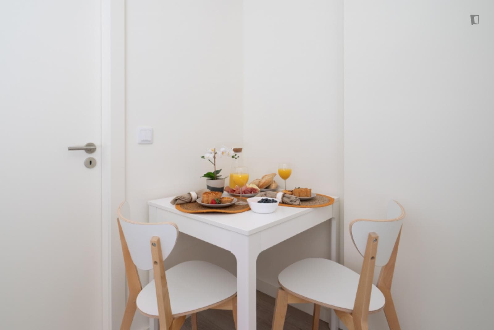 Lovely studio with terrace near Marquês metro station photo 1