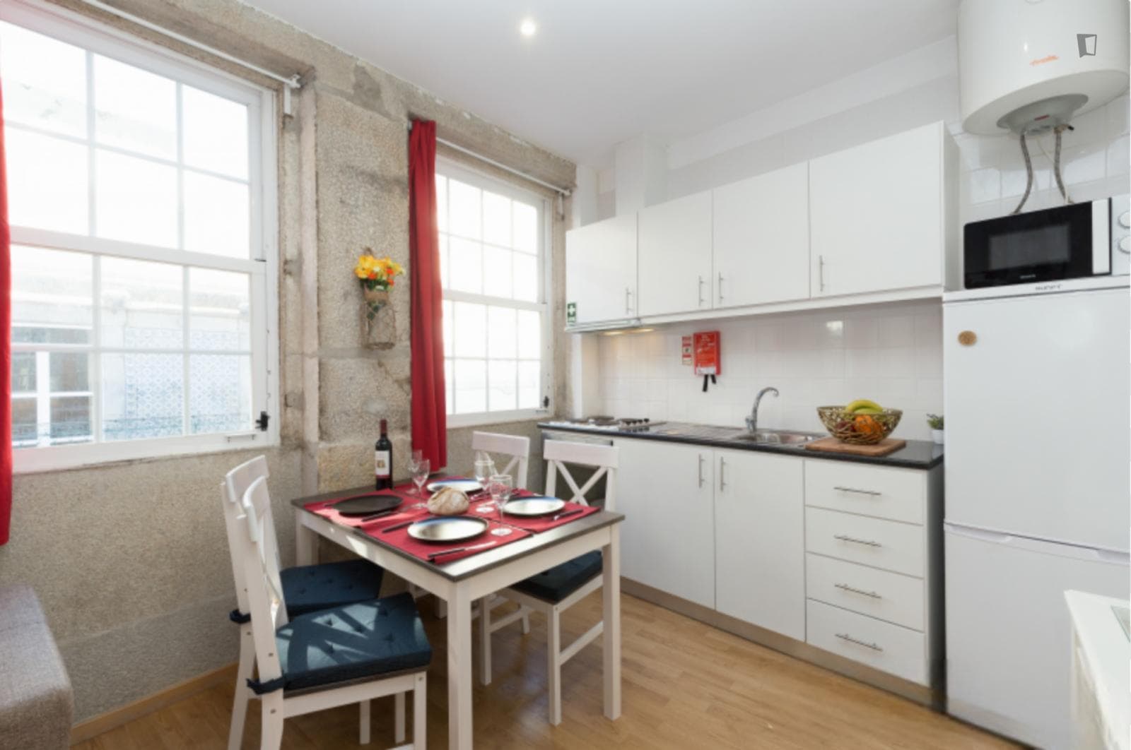 Colourful 2-bedroom apartment in Bolhão photo 1