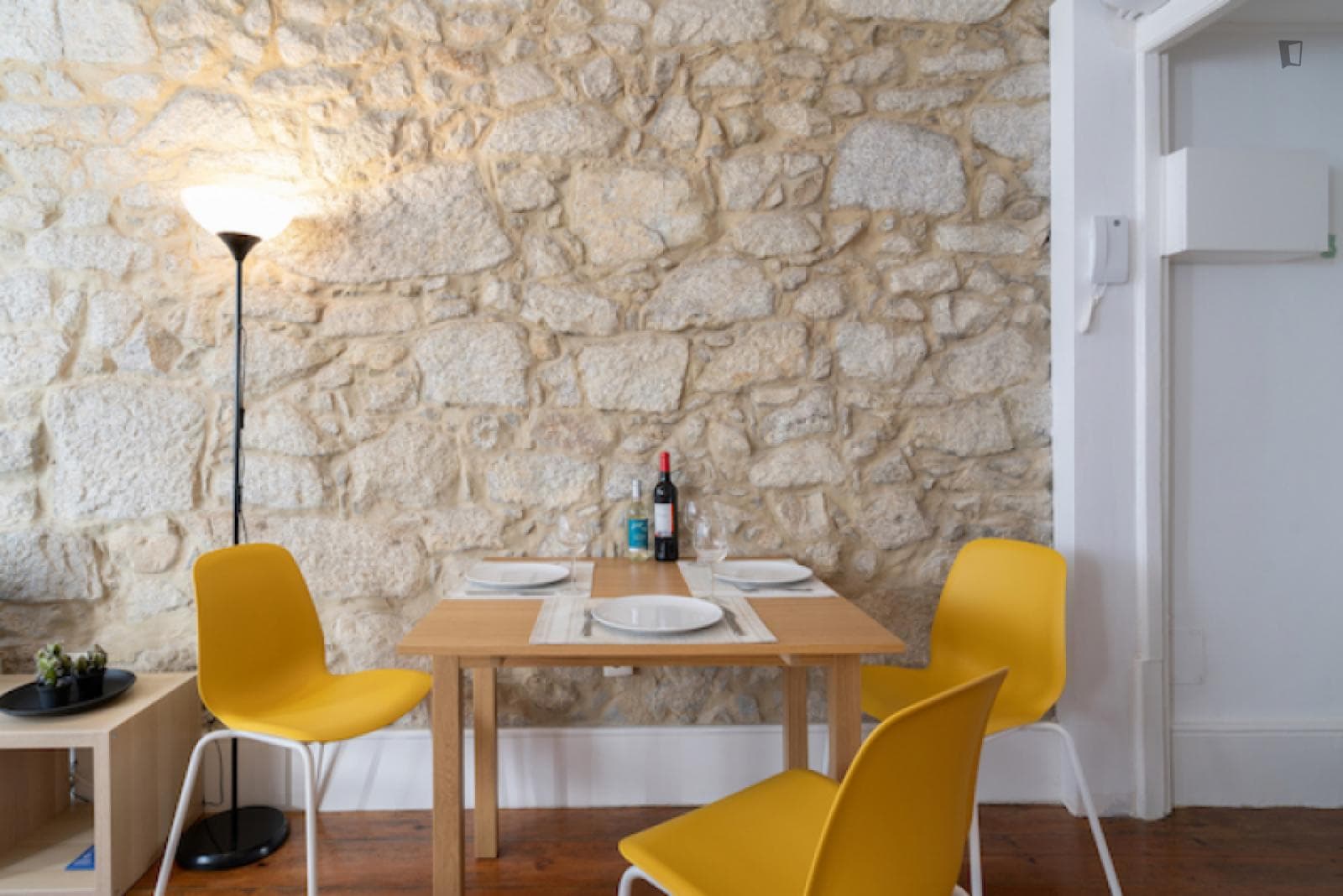 Lovely studio close to Jardim do Carrega photo 1