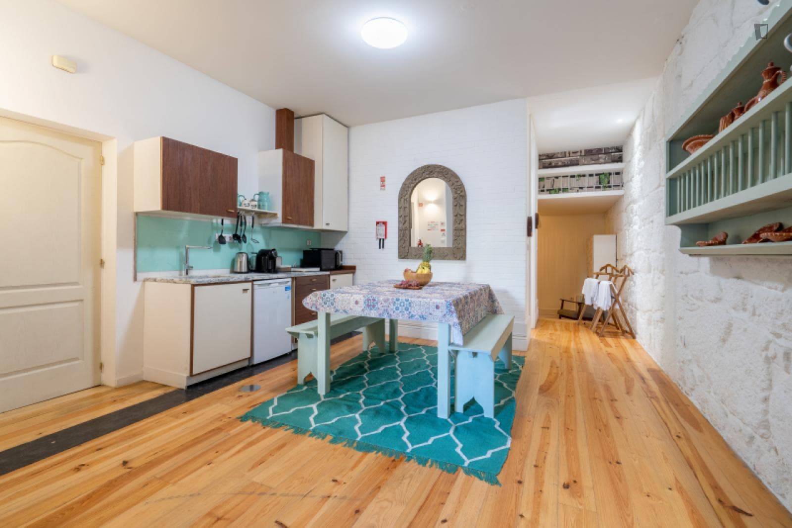 Spacious 1-bedroom apartment with terrace next to Jardins do Palácio de Cristal photo 1