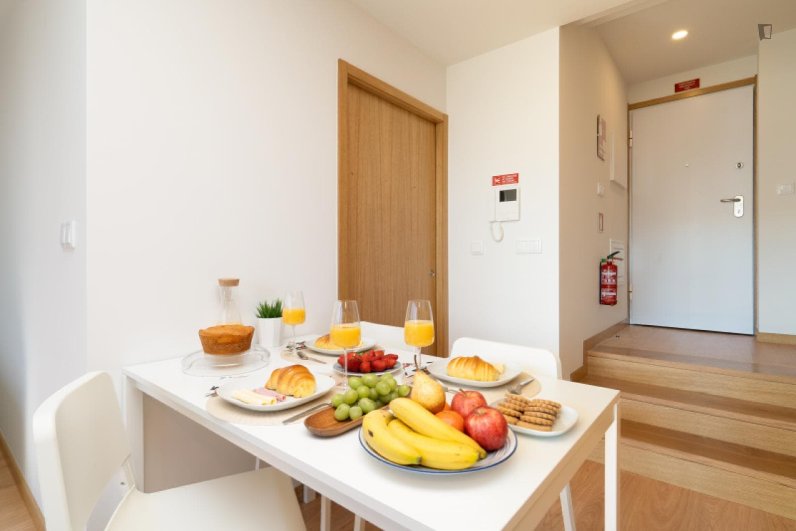Gorgeous studio with balcony close to ISEP photo 1