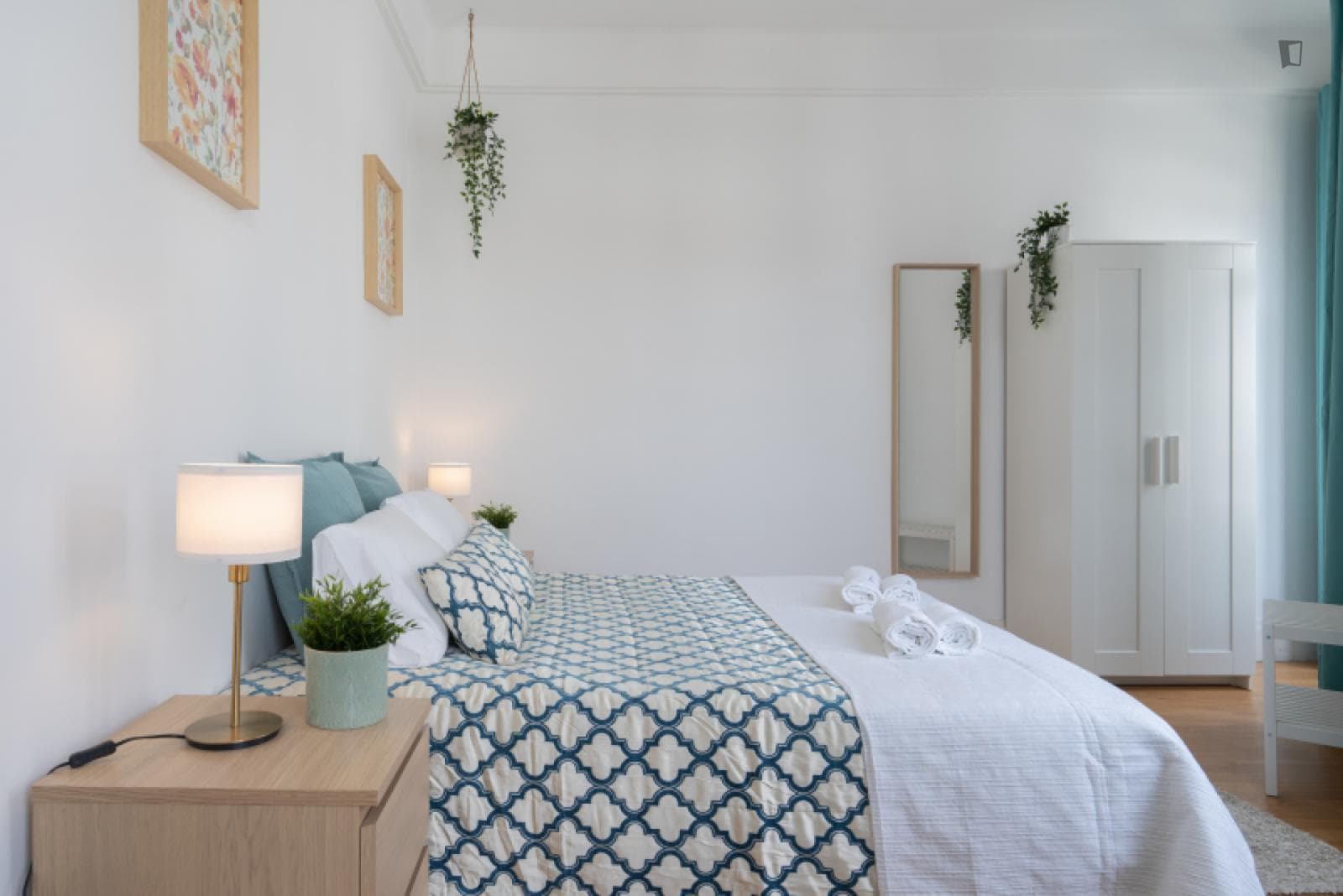 Restful 3-bedroom apartment with balcony next to 24 de Agosto metro station photo 1