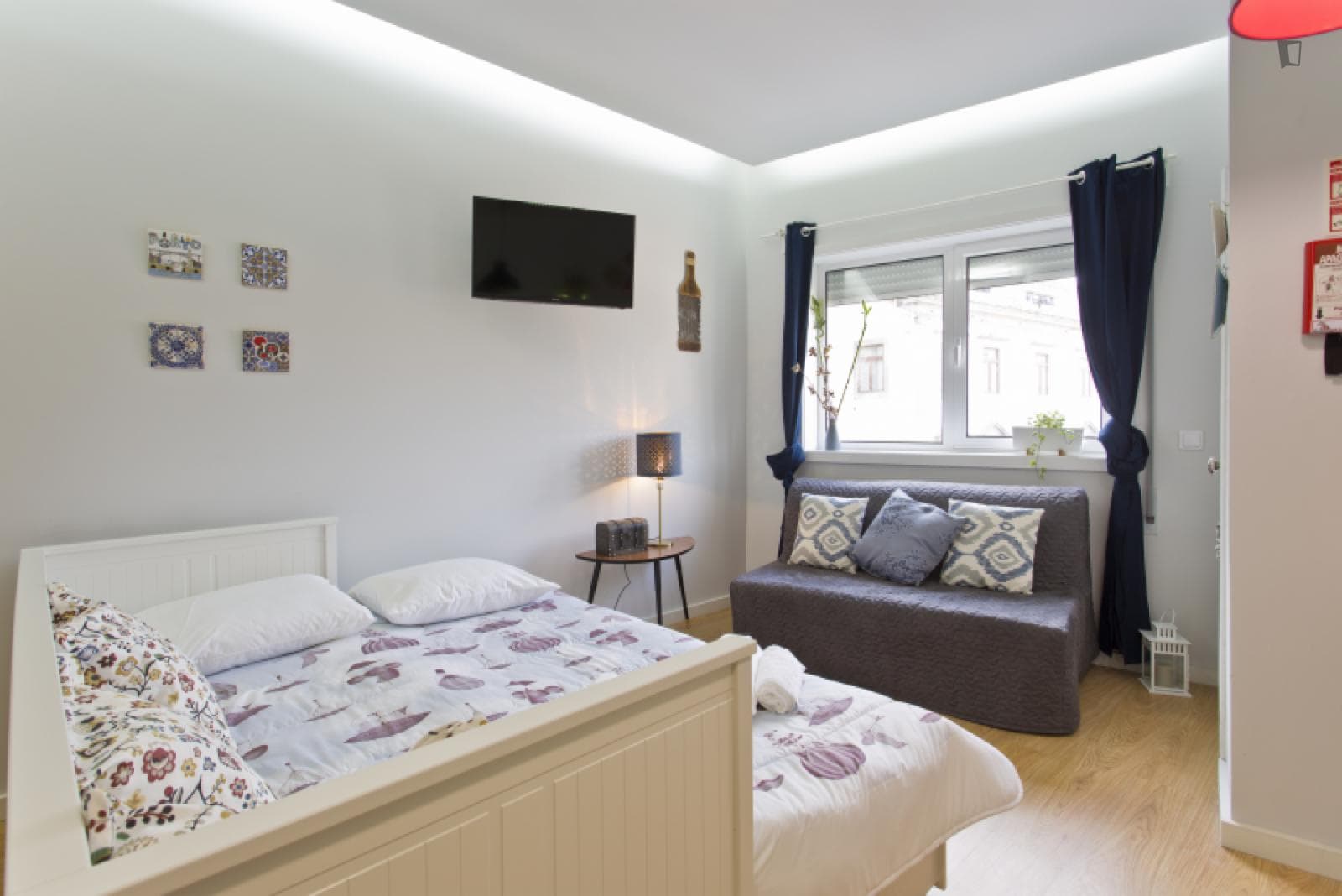 Sunny 1-bedroom duplex in the heart of the city photo 1