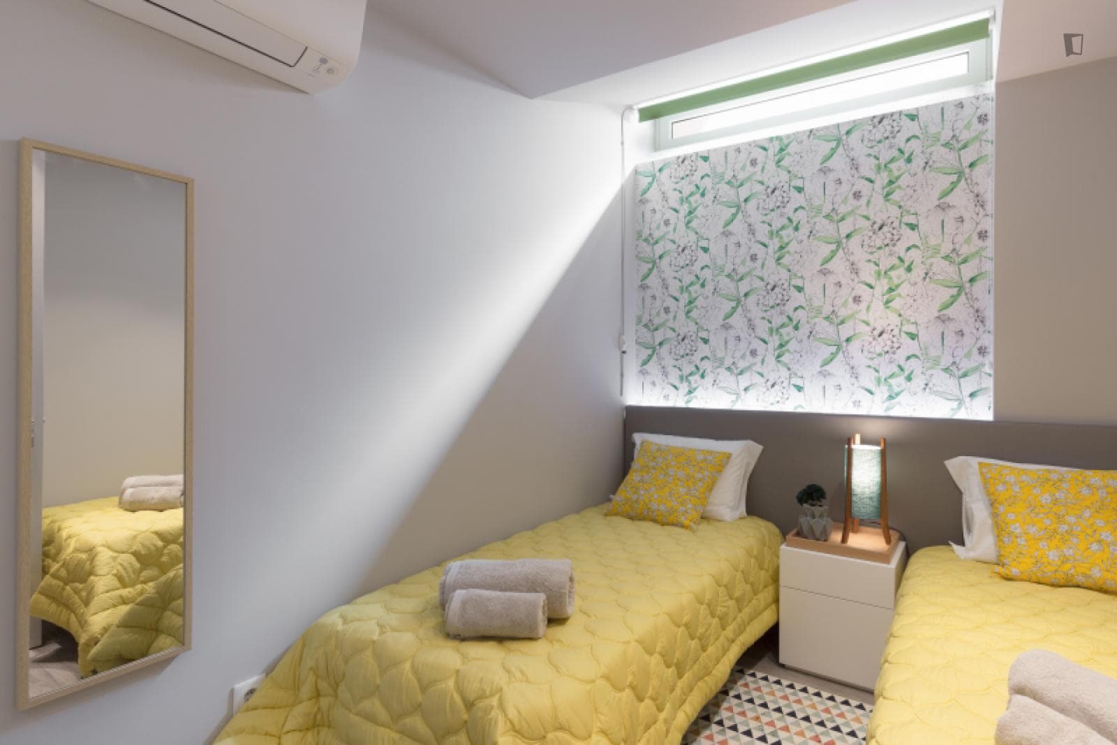 Luxurious 3-bedroom apartment with garage near Jardim de Teófilo Braga photo 1