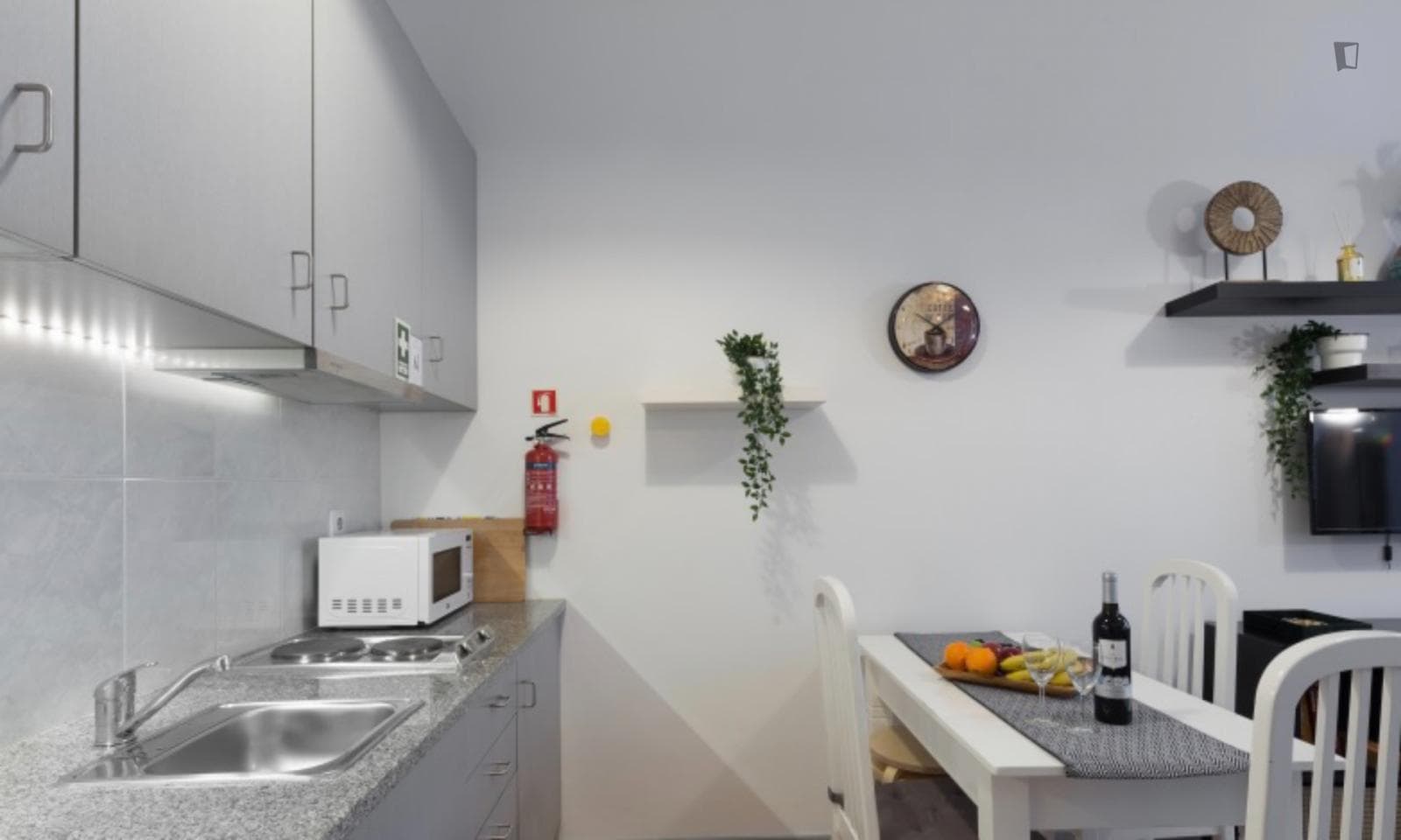 Bright rustic 2-bedroom apartment in the City Centre photo 1