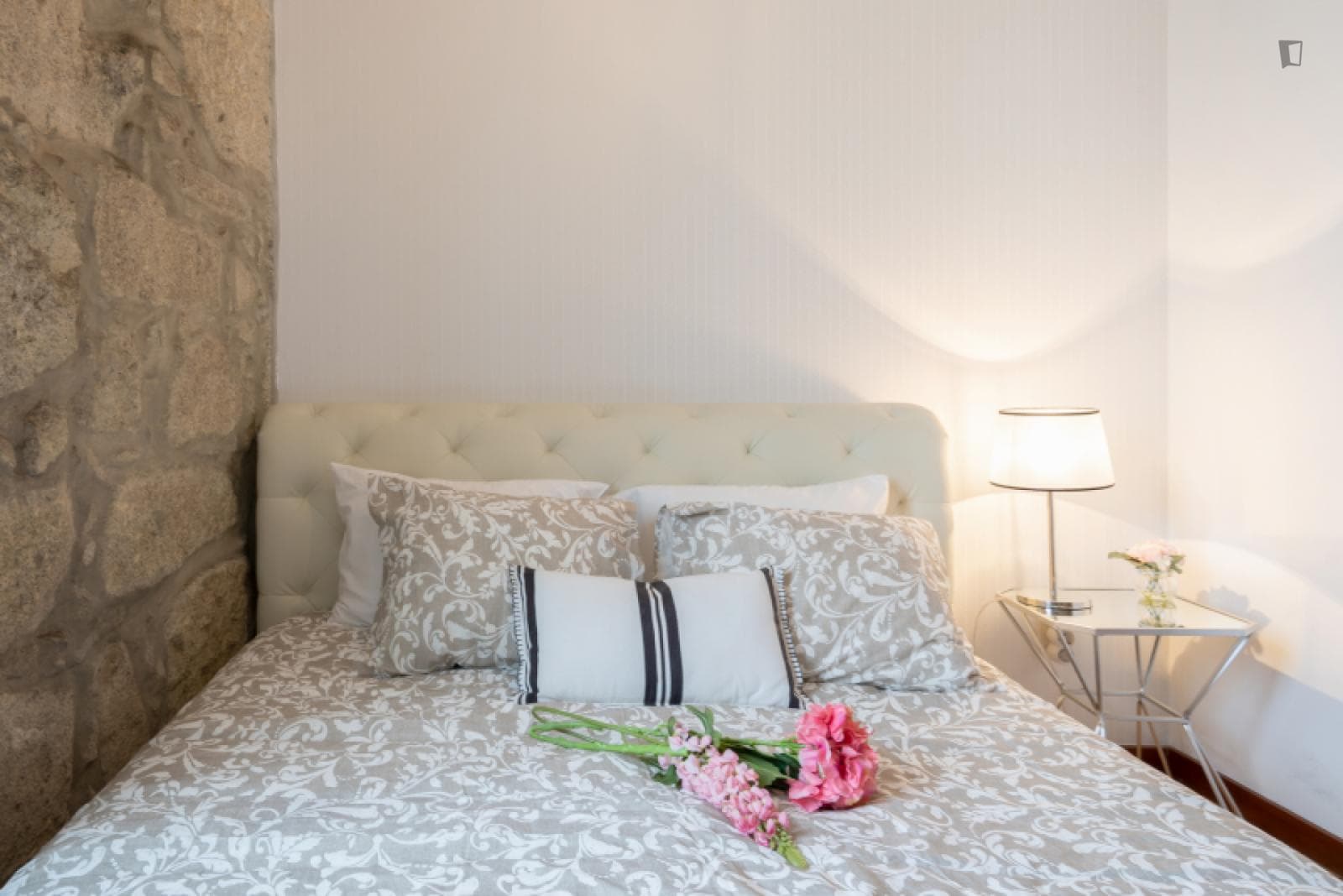 Amazing 2-bedroom flat with river view near Miradouro das Fontaínhas photo 1