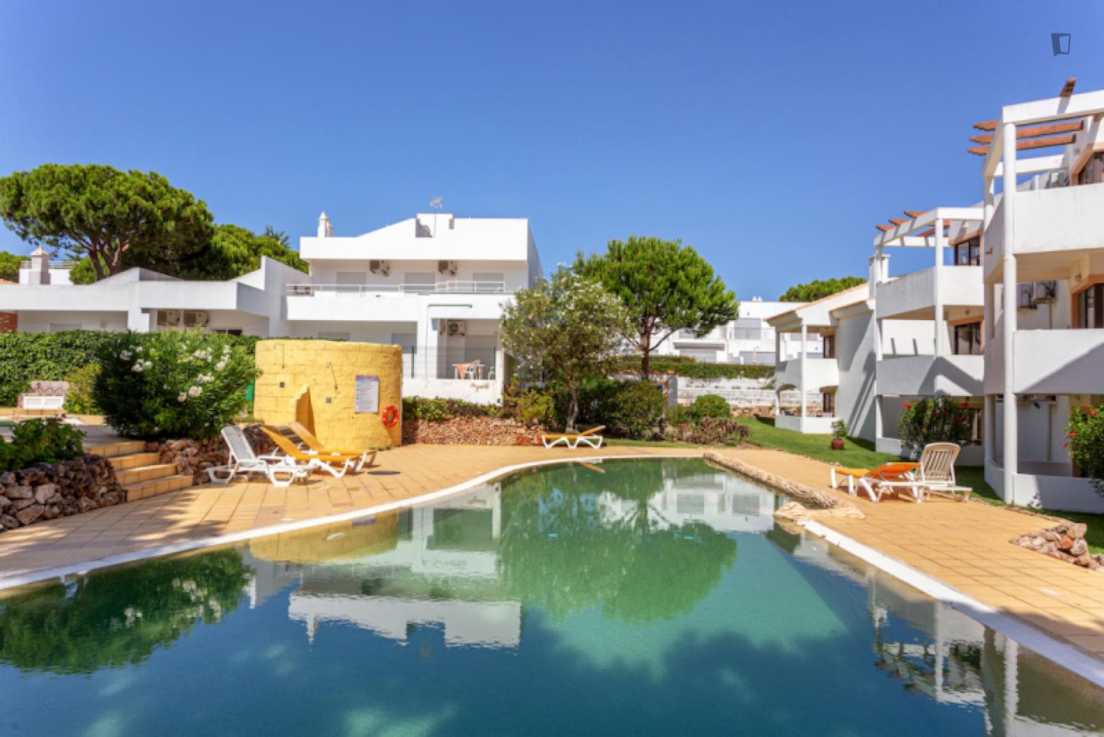 Fresh and sunny 2-bedroom flat near Praia da Falésia  photo 1