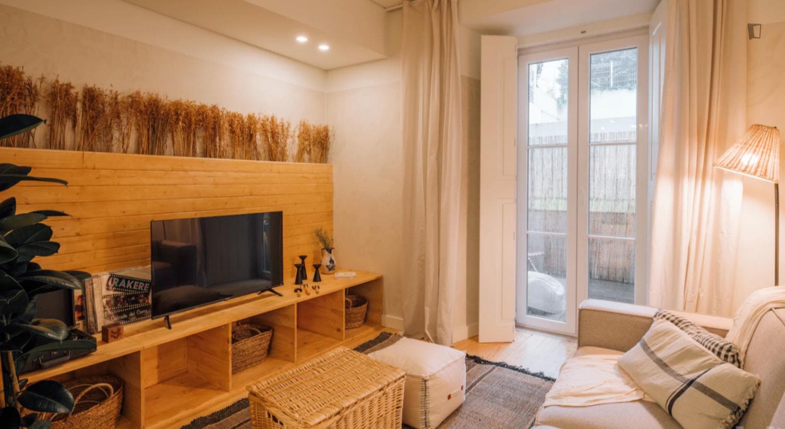 Pleasant 1-bedroom apartment with terrace in Santos photo 1