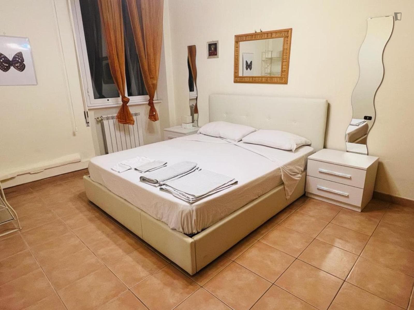 Double bedroom in 3-bedroom apartment in Aurelia photo 1