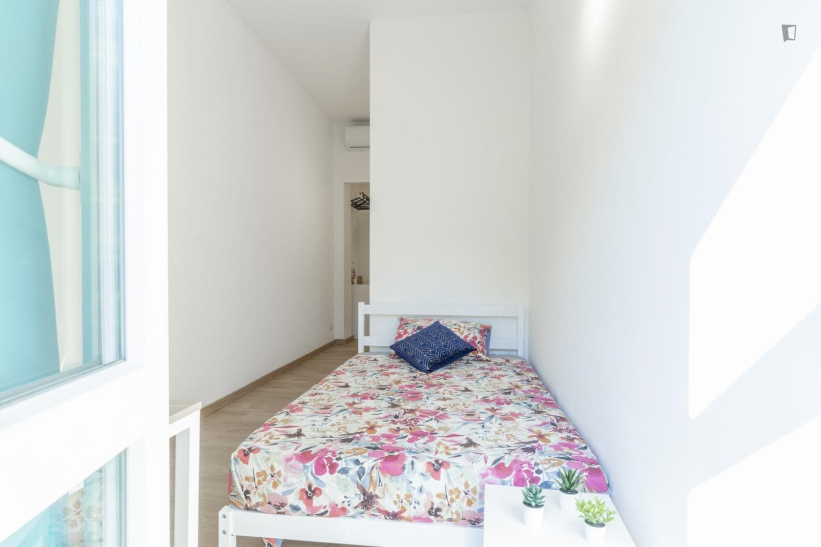 Bright single bedroom in well-linked Casoretto photo 1