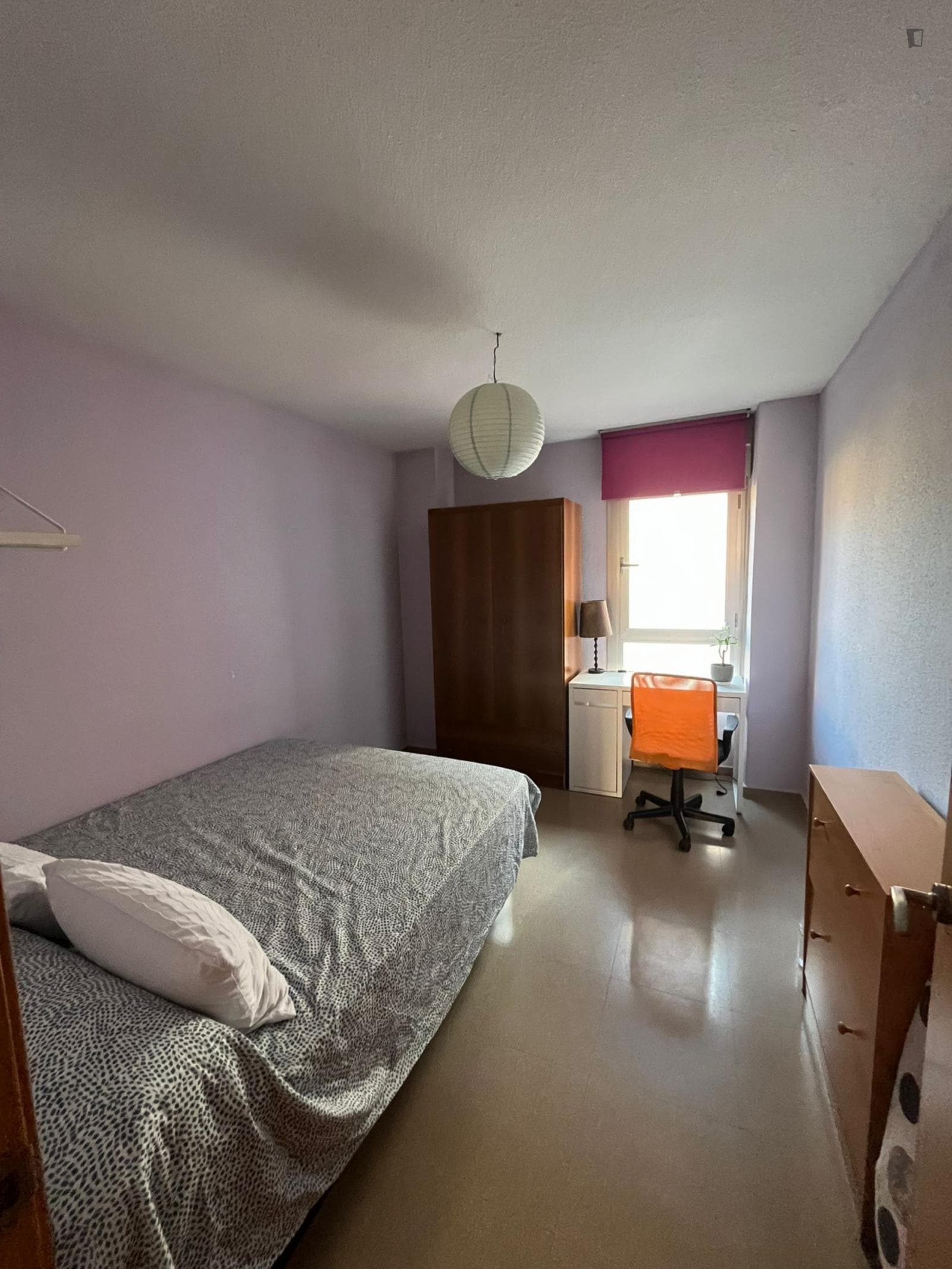 Bright double bedroom in Granada with easy access to the city center photo 1