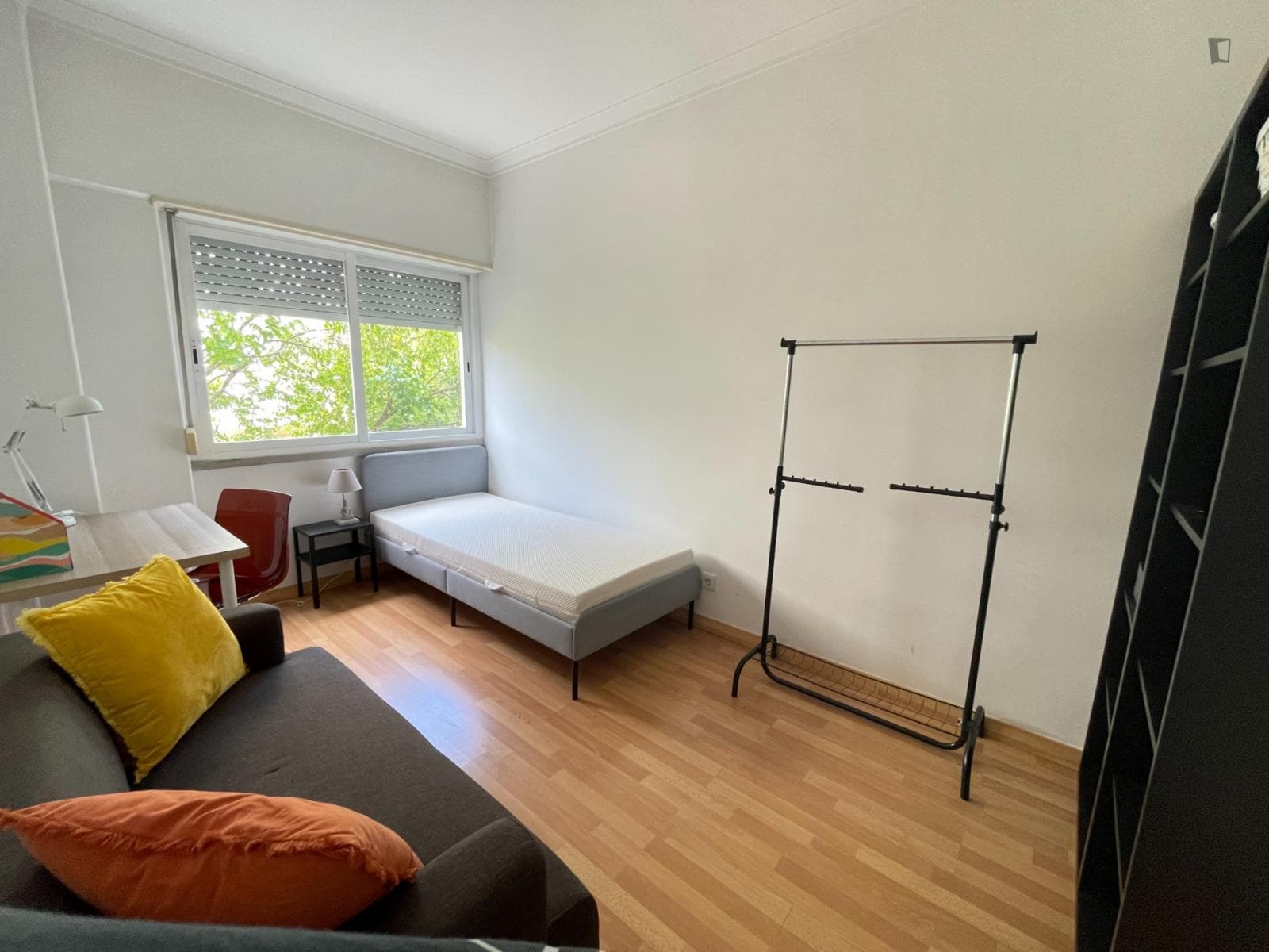Excellent single bedroom next to Colombo and Colégio Militar metro station photo 1