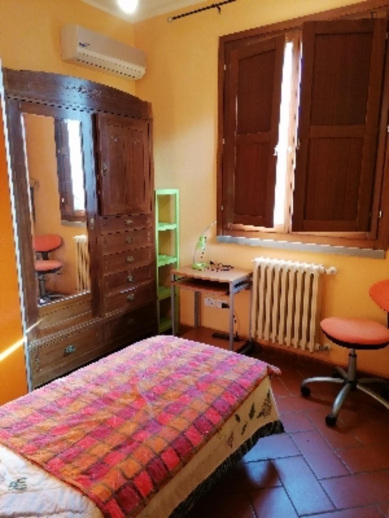 Cosy Single Bedroom in apartment with big patio not too far from the centre of Florence photo 1