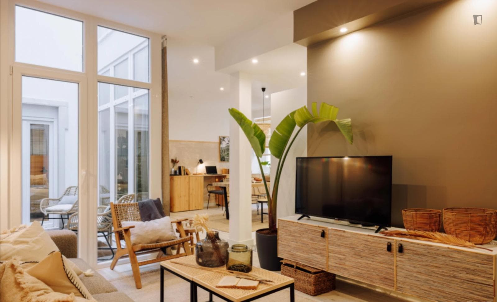 Trendy 2-bedroom apartment  in the central Marquês de Pombal neighbourhood photo 1