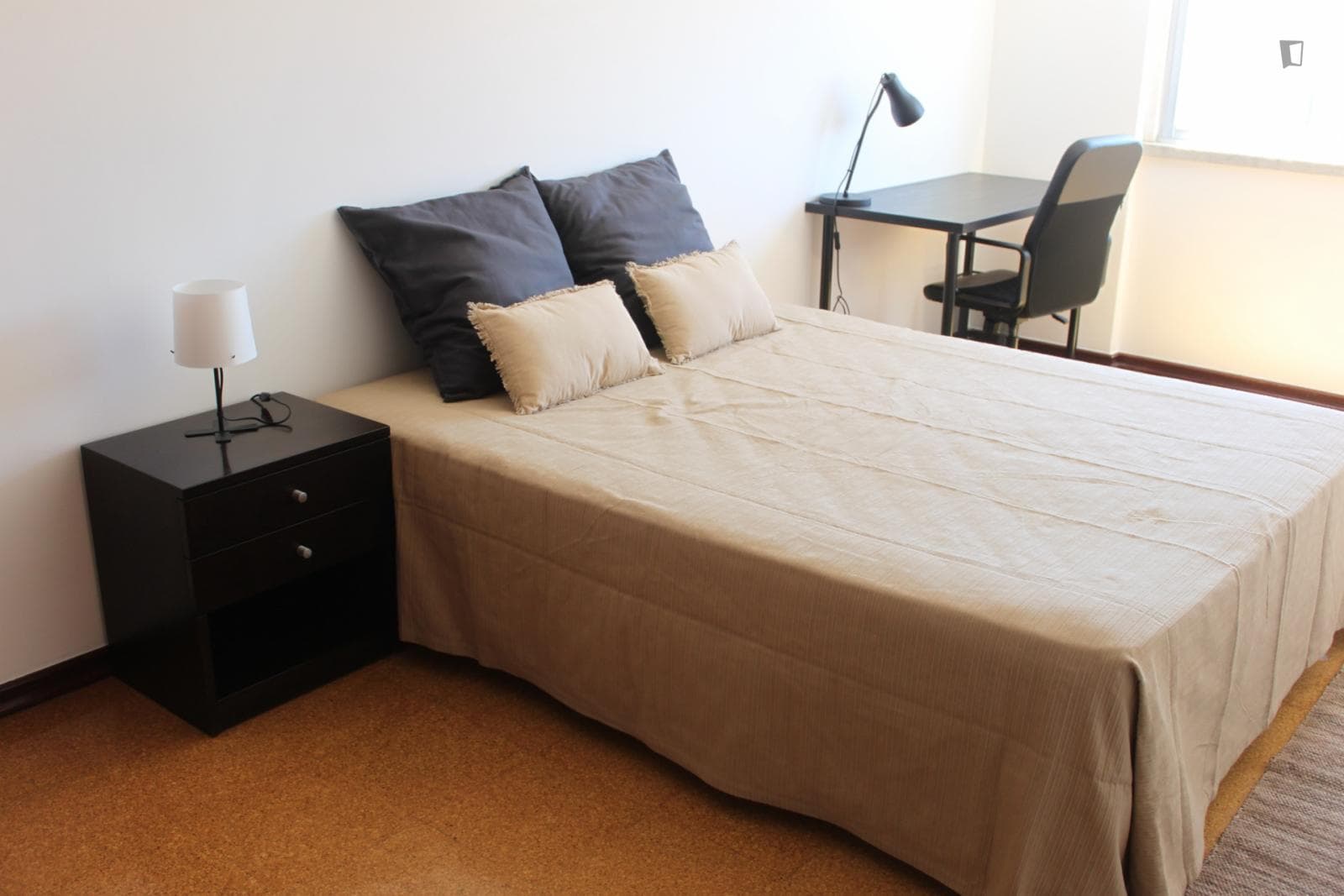 Comfy double bedroom in Casais de Santo Quintino photo 1