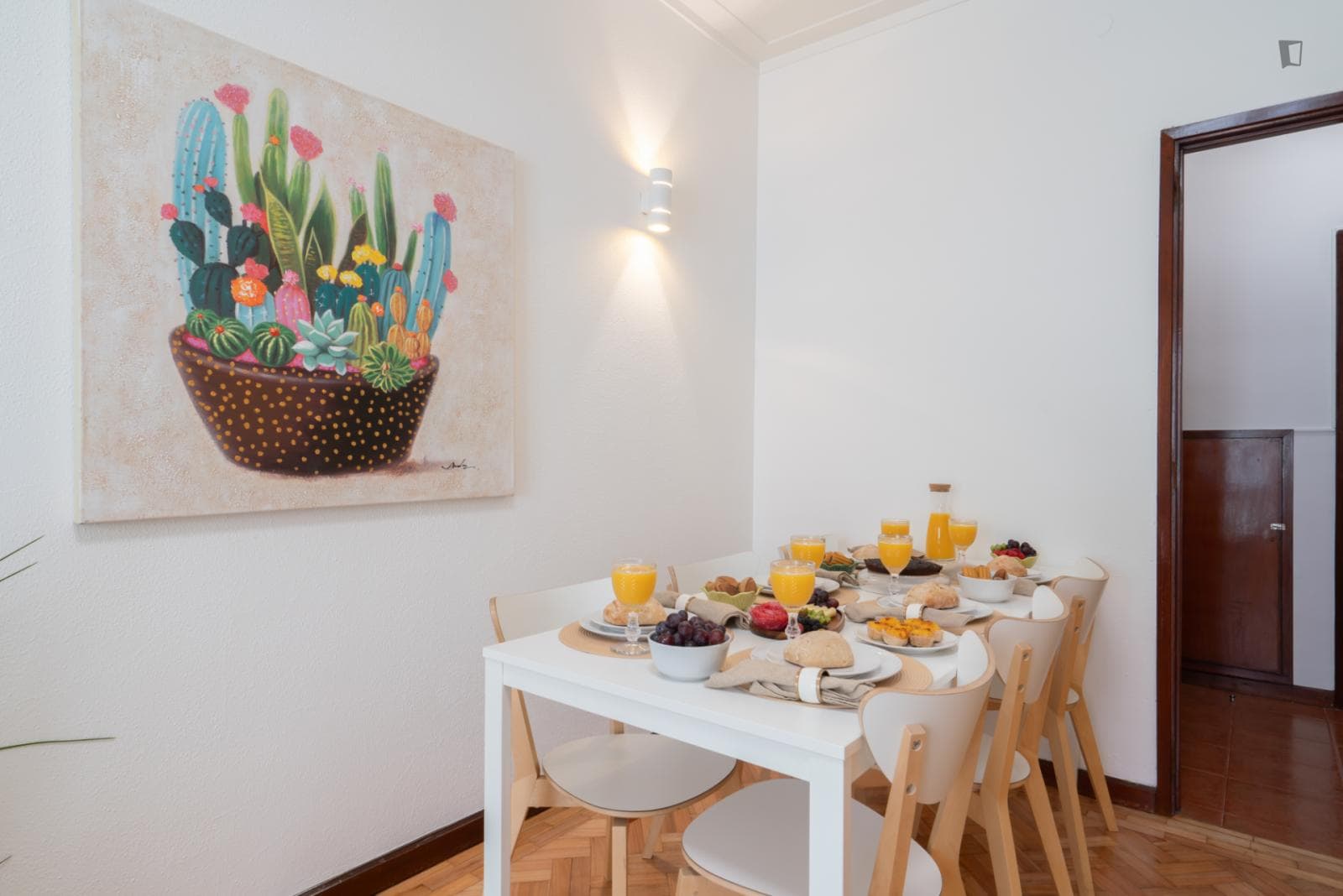 Delightful 2-bedroom apartment close to Lapa metro station photo 1