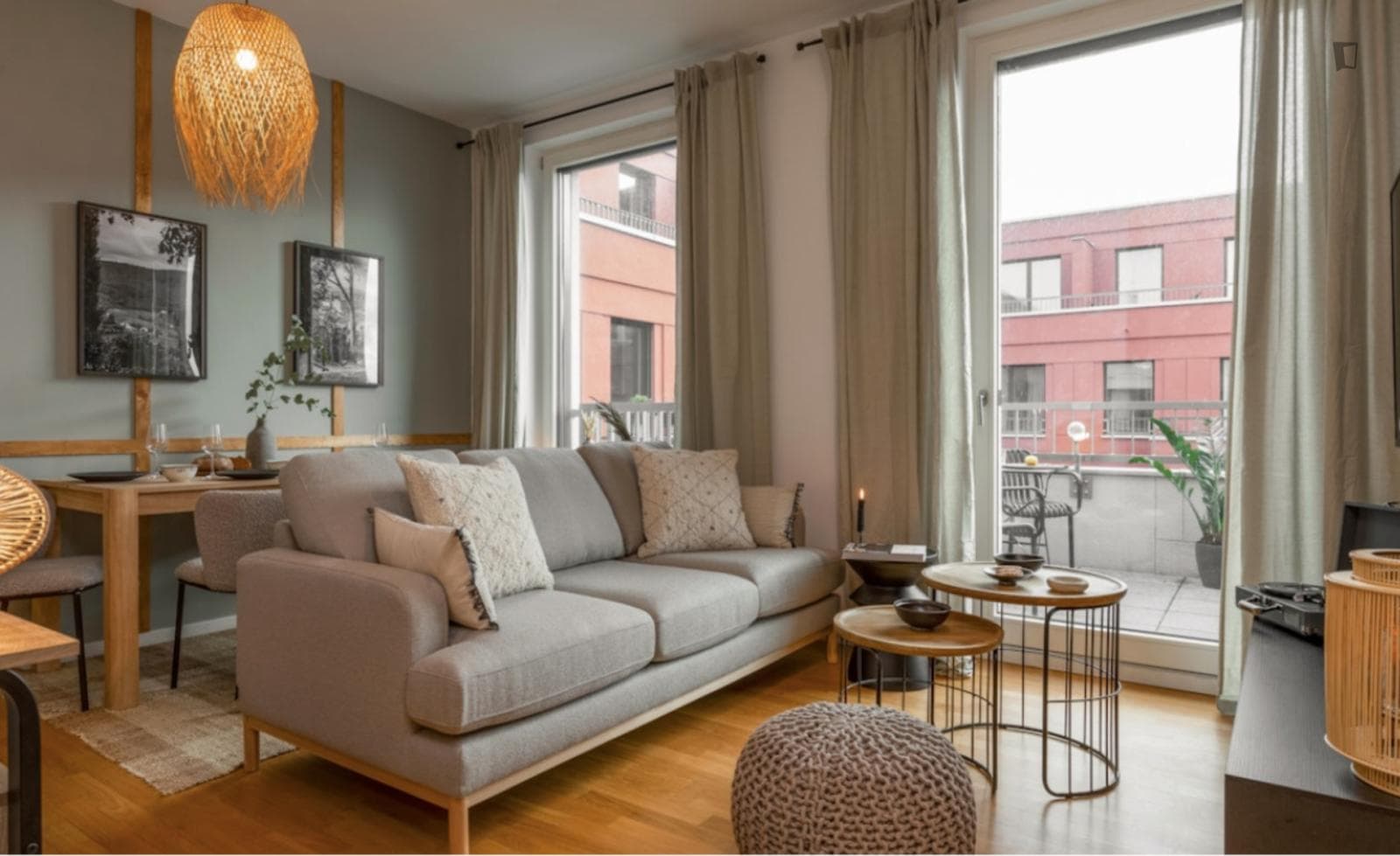 Stupendous 1-bedroom apartment with balcony in Charlottenburg photo 1