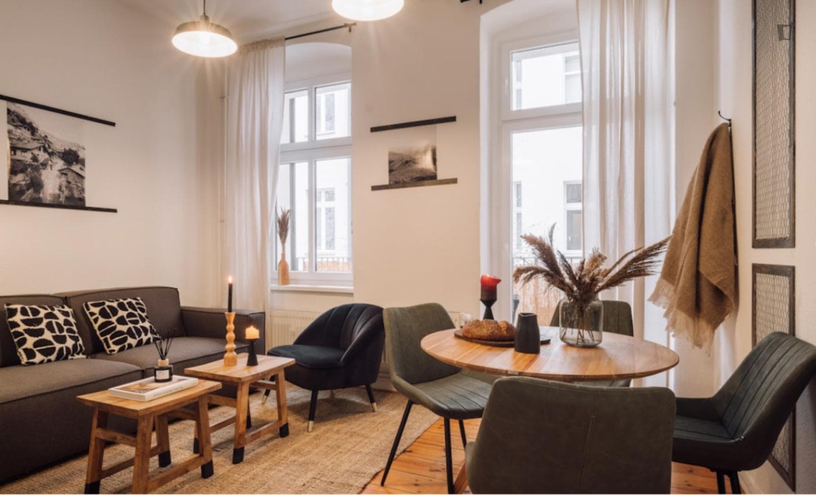 Cosy 3-bedroom apartment close to Warschauer Straße train station photo 1