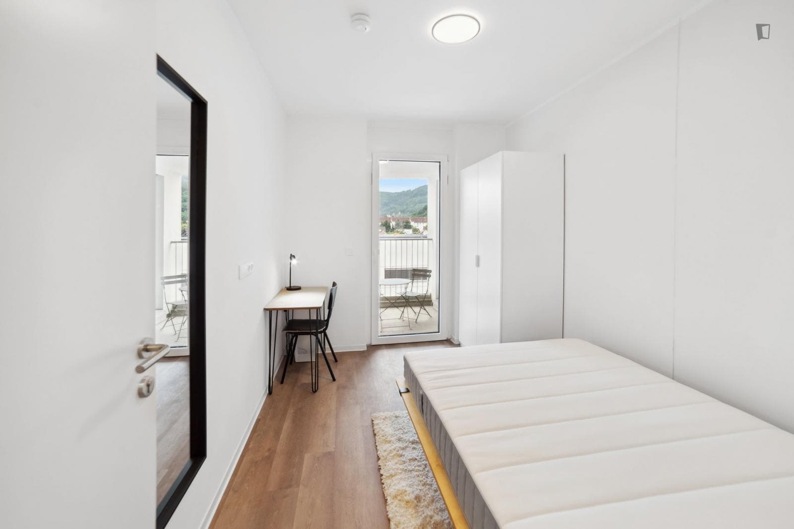 Luminous single bedroom in Lend photo 1
