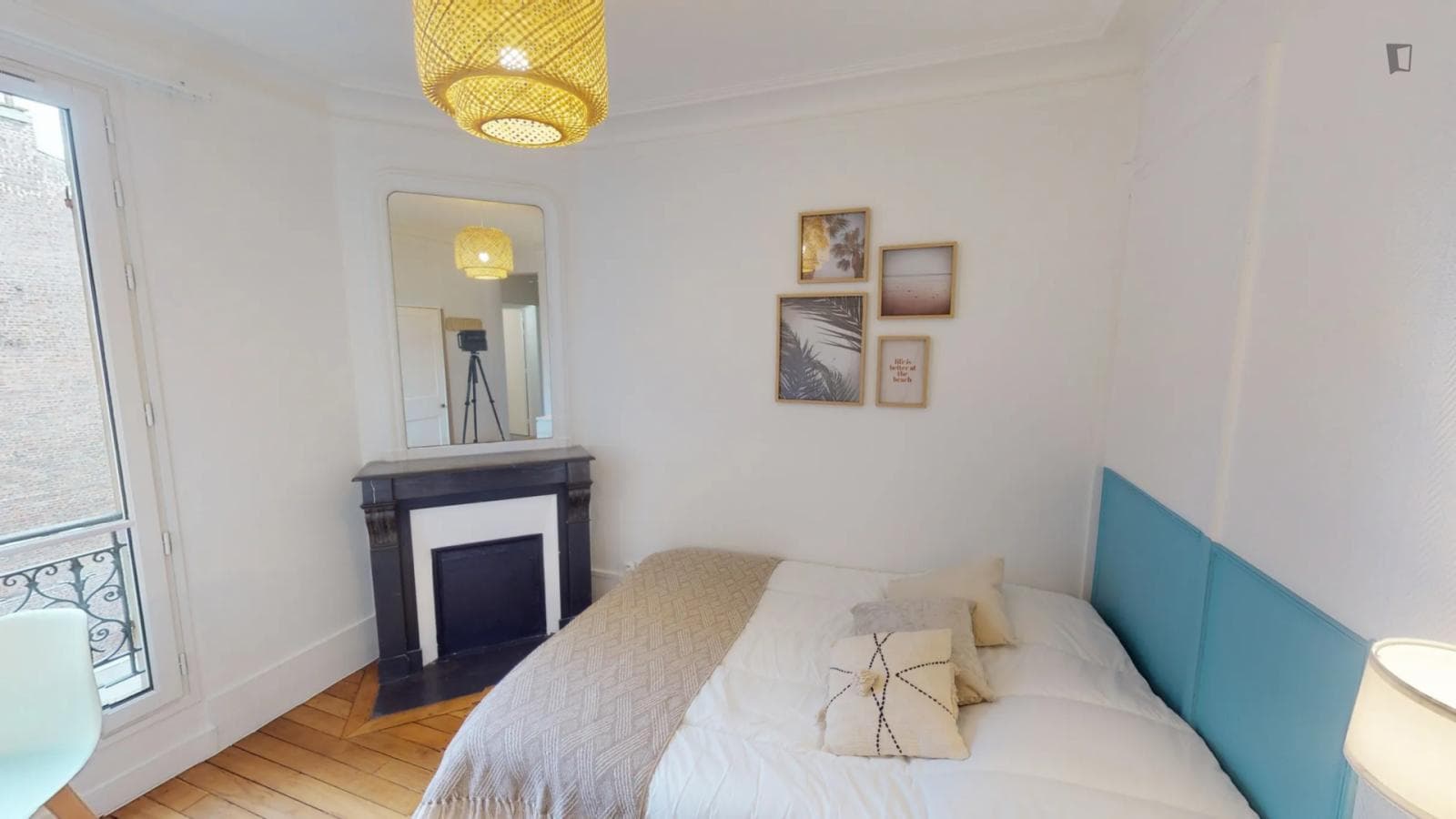 Cosy double bedroom close to Porte de Saint-Ouen metro station photo 1