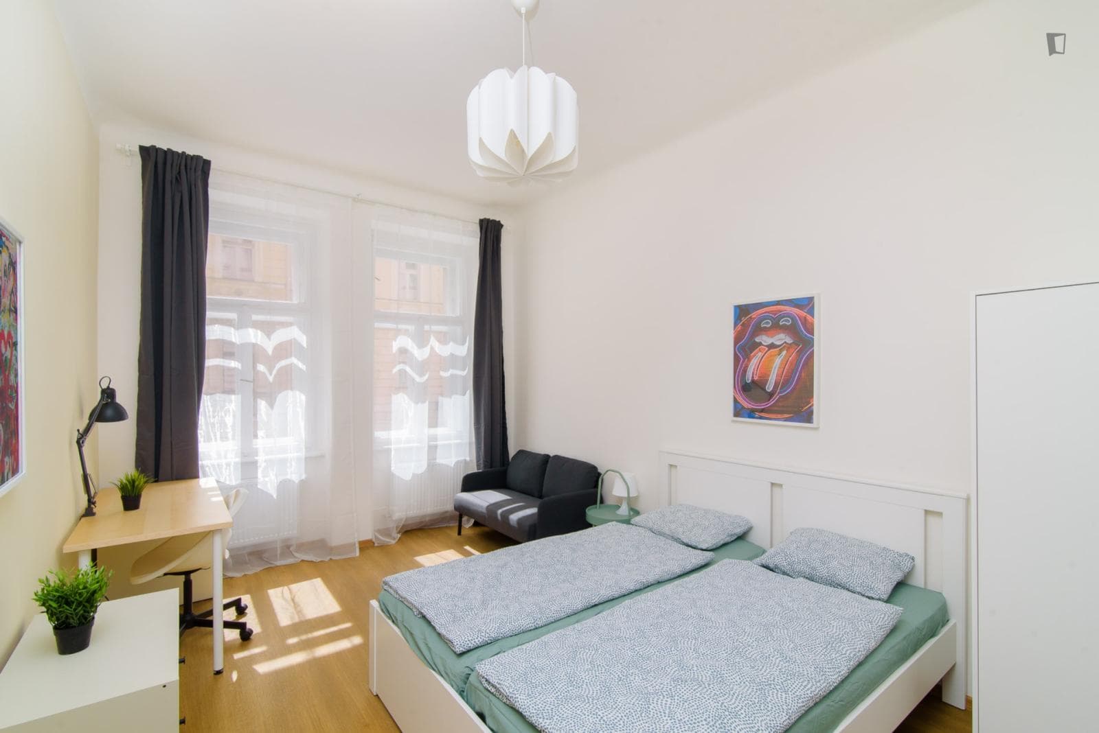 Bright 1-bedroom apartment close to Vinohrady photo 1