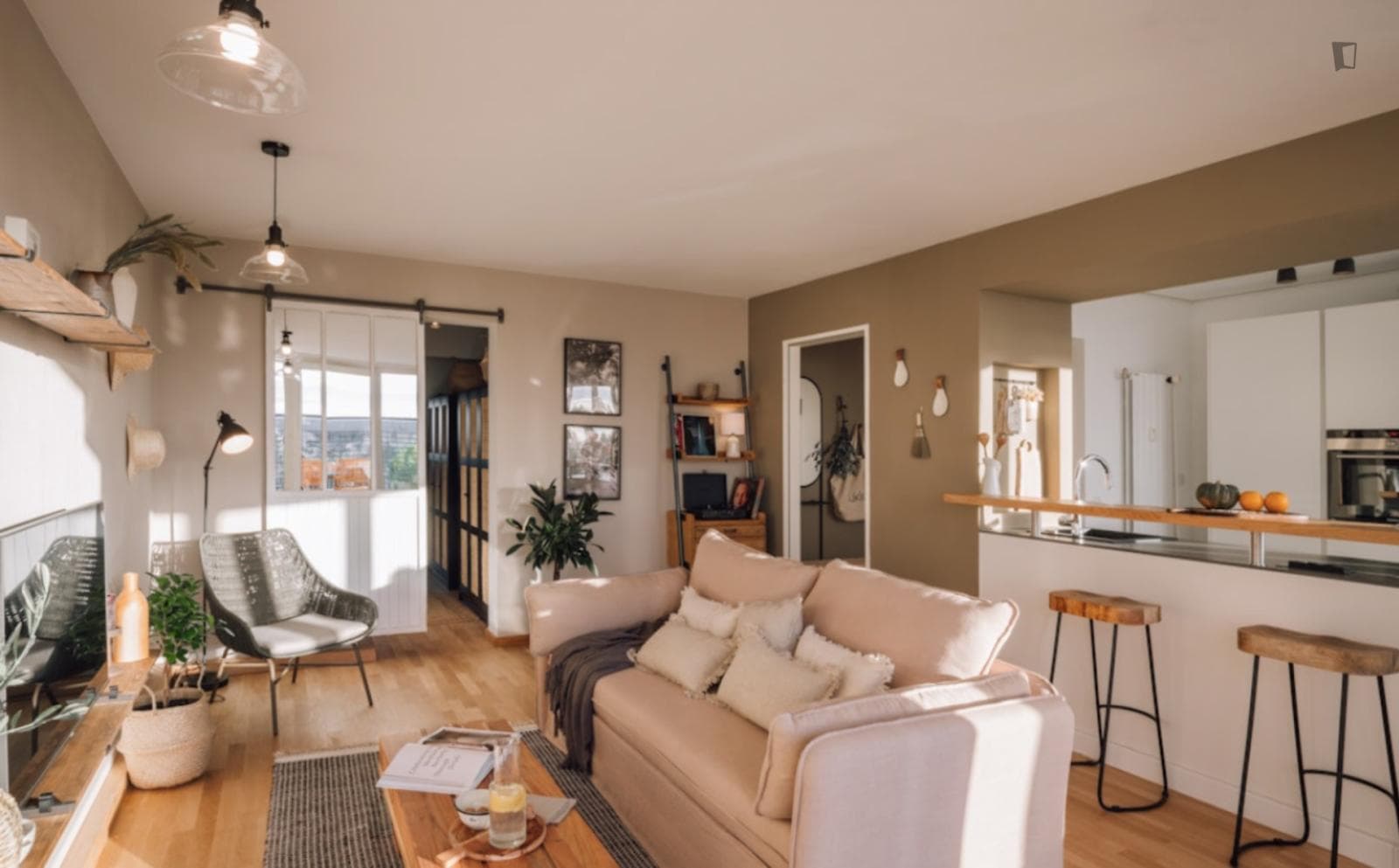 Amazing 1-bedroom flat with a terrace, in the central Mitte district  photo 1