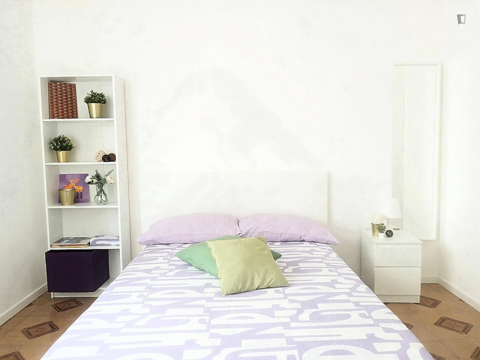 Pleasant double bedroom near the Porto di Mare metro station photo 1